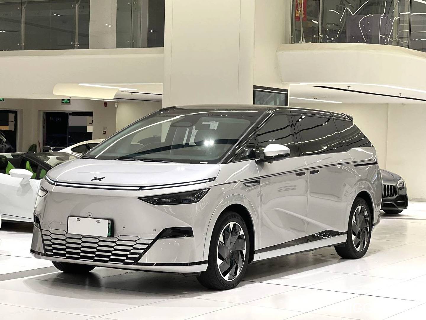 XPENG 2024 X9 702 Long Range Max Automatic Transmission