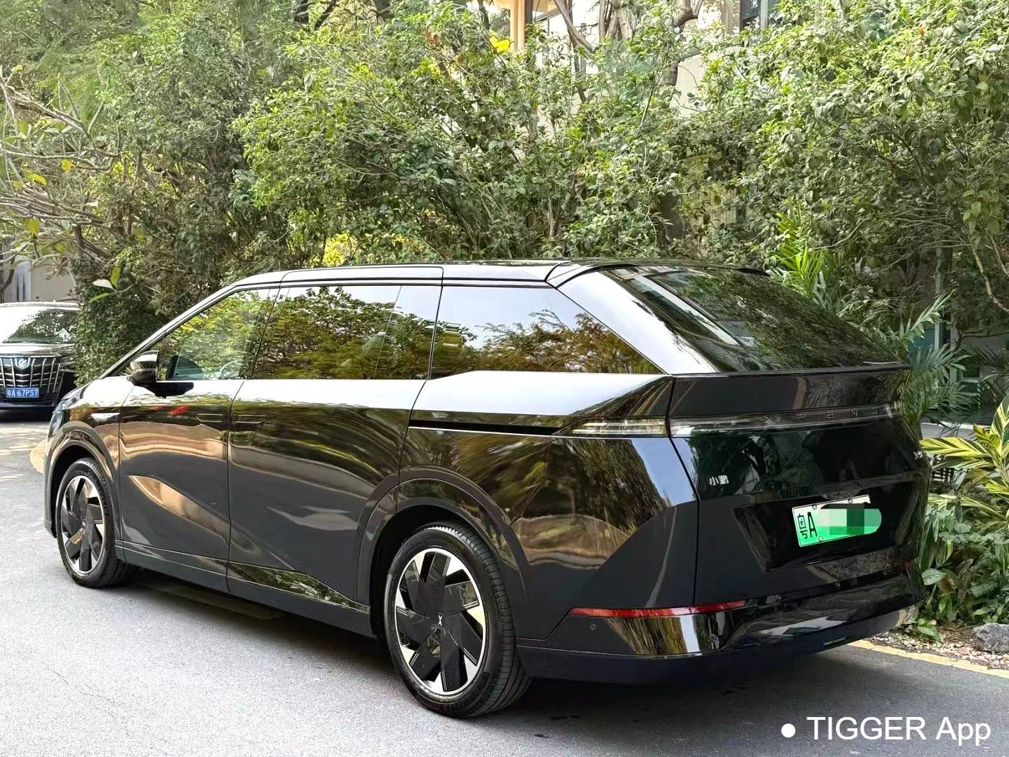 XPENG 2024 X9 702 Long Range Max Automatic Transmission