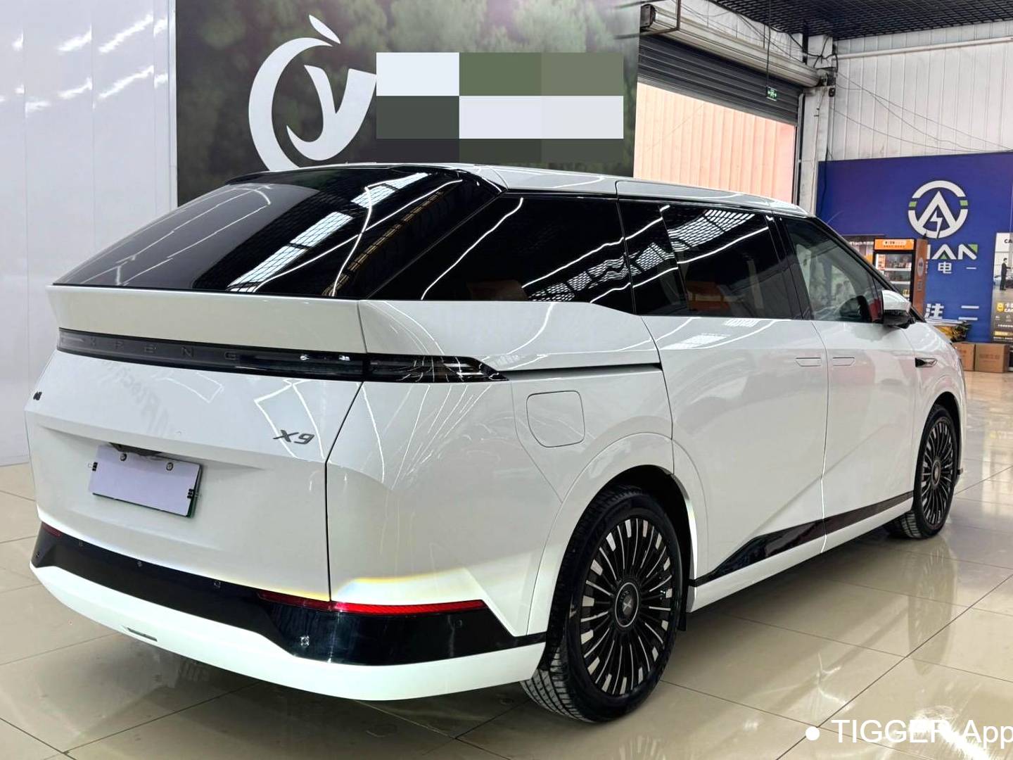 XPENG 2025 X9 740 Long Range Max Automatic Transmission