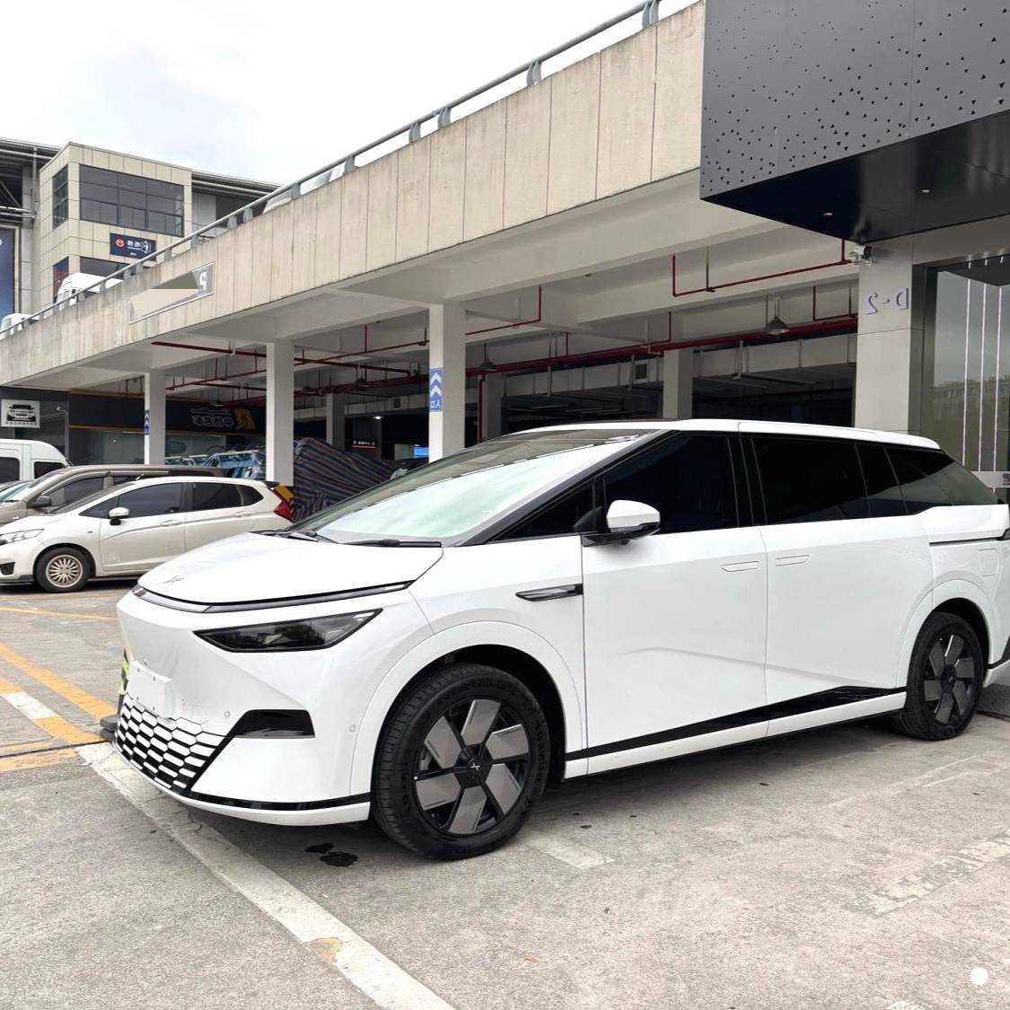 XPENG 2024 X9 640 four-wheel drive high-performance Max automatic transmission Used Car