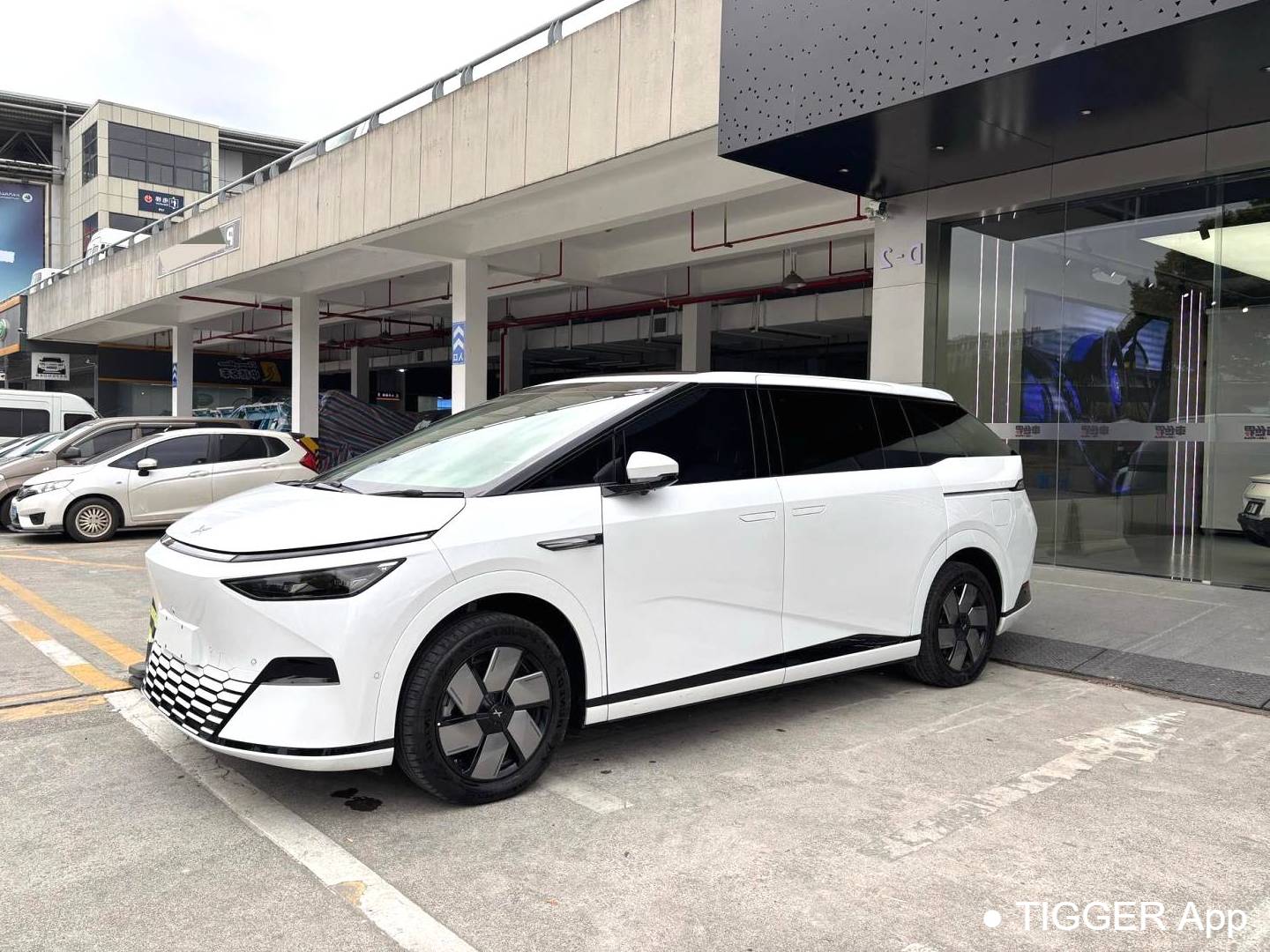 XPENG 2024 X9 640 four-wheel drive high-performance Max automatic transmission