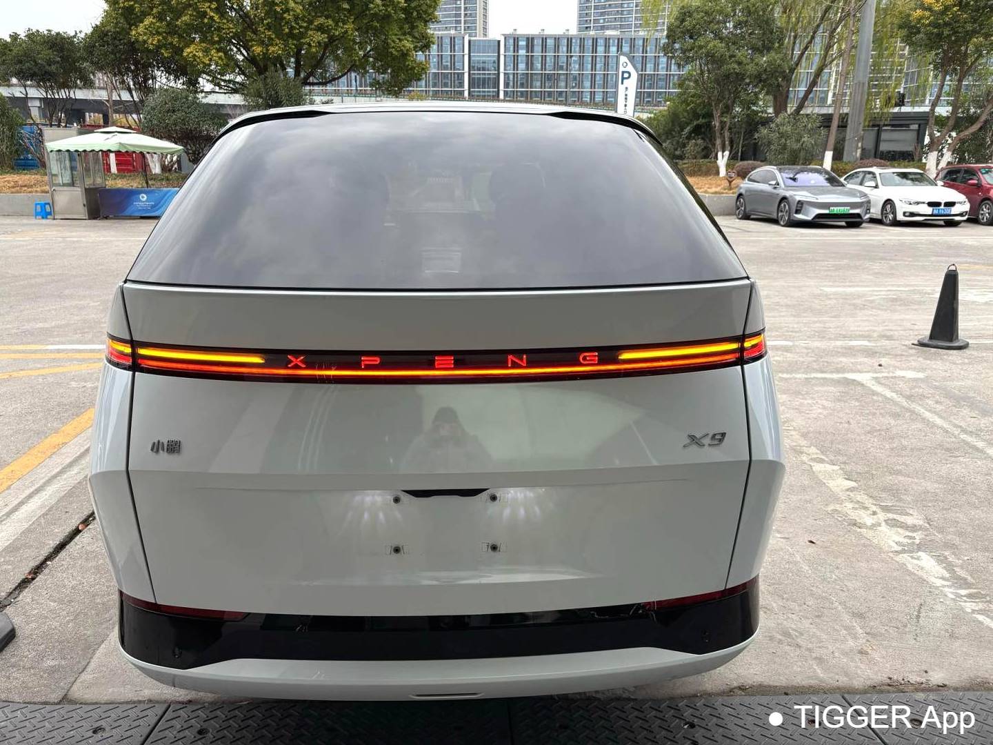 XPENG 2024 X9 640 four-wheel drive high-performance Max automatic transmission