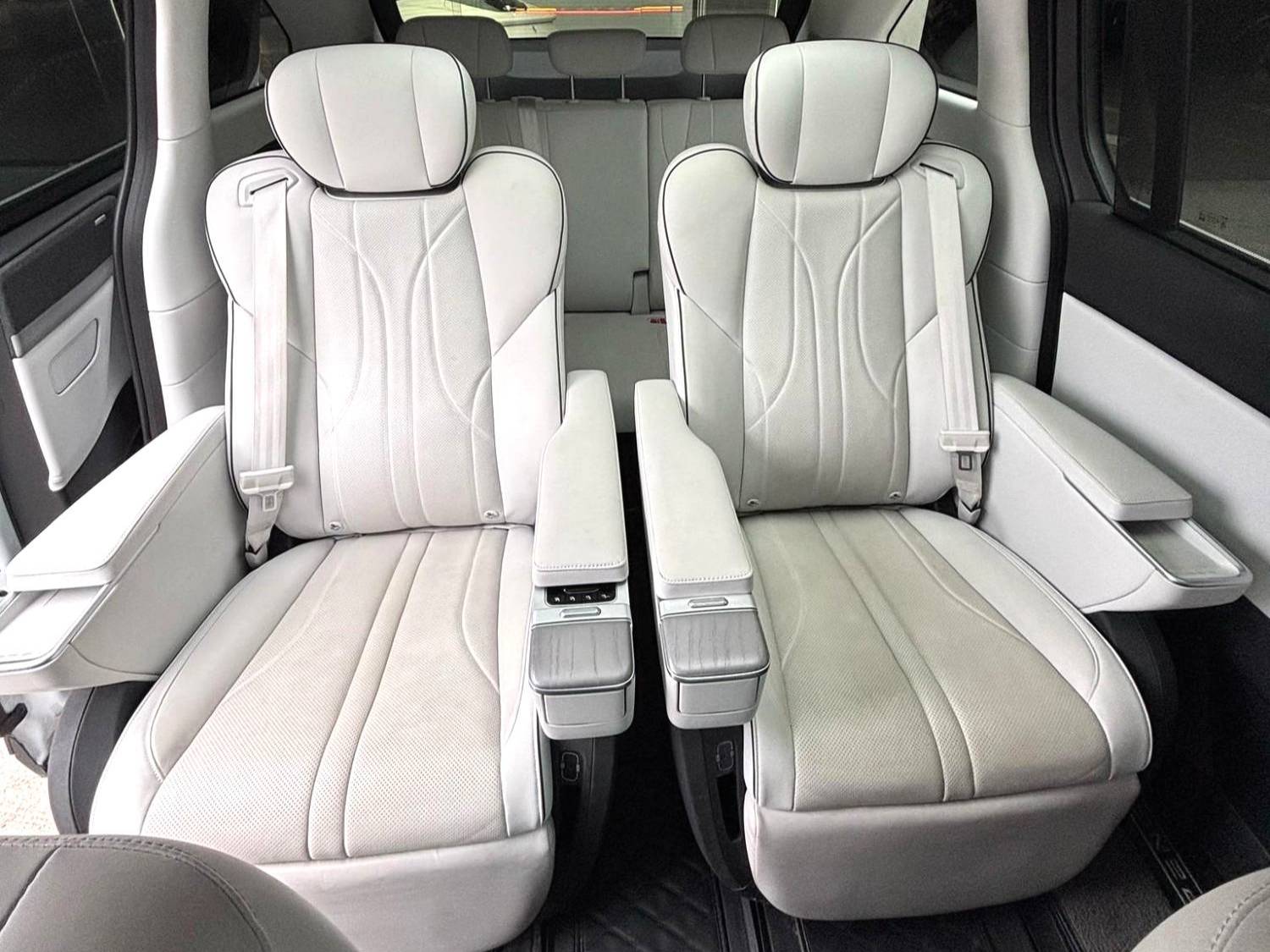 XPENG 2024 X9 640 four-wheel drive high-performance Max automatic transmission