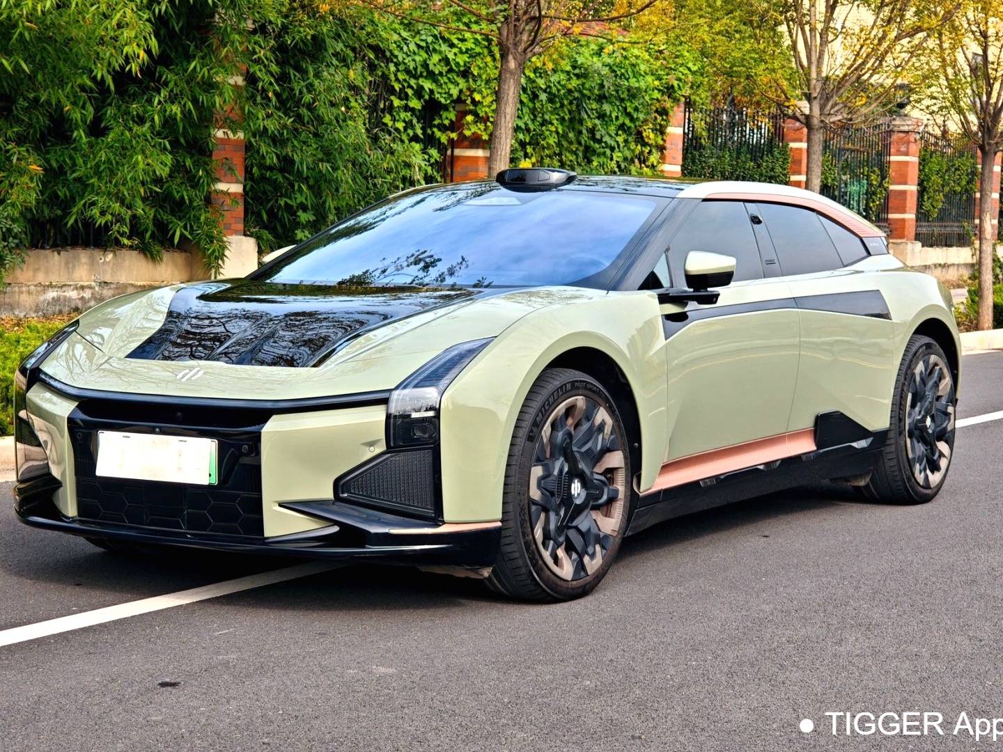 HiPhi 2023 HiPhi Z 5-seater automatic transmission