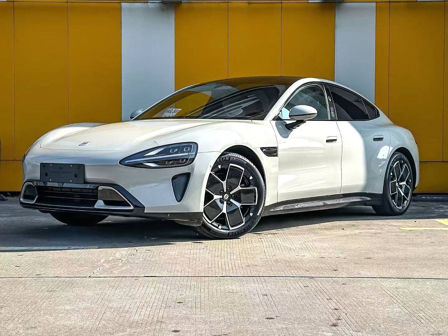 Xiaomi 2024 SU7 700km rear wheel drive standard founding version automatic transmission