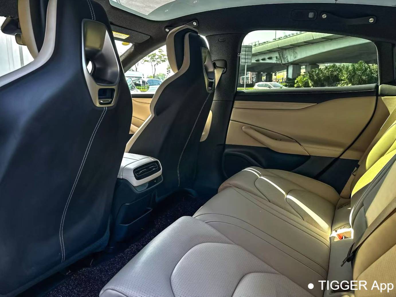 Xiaomi 2024 SU7 700km rear wheel drive standard founding version automatic transmission