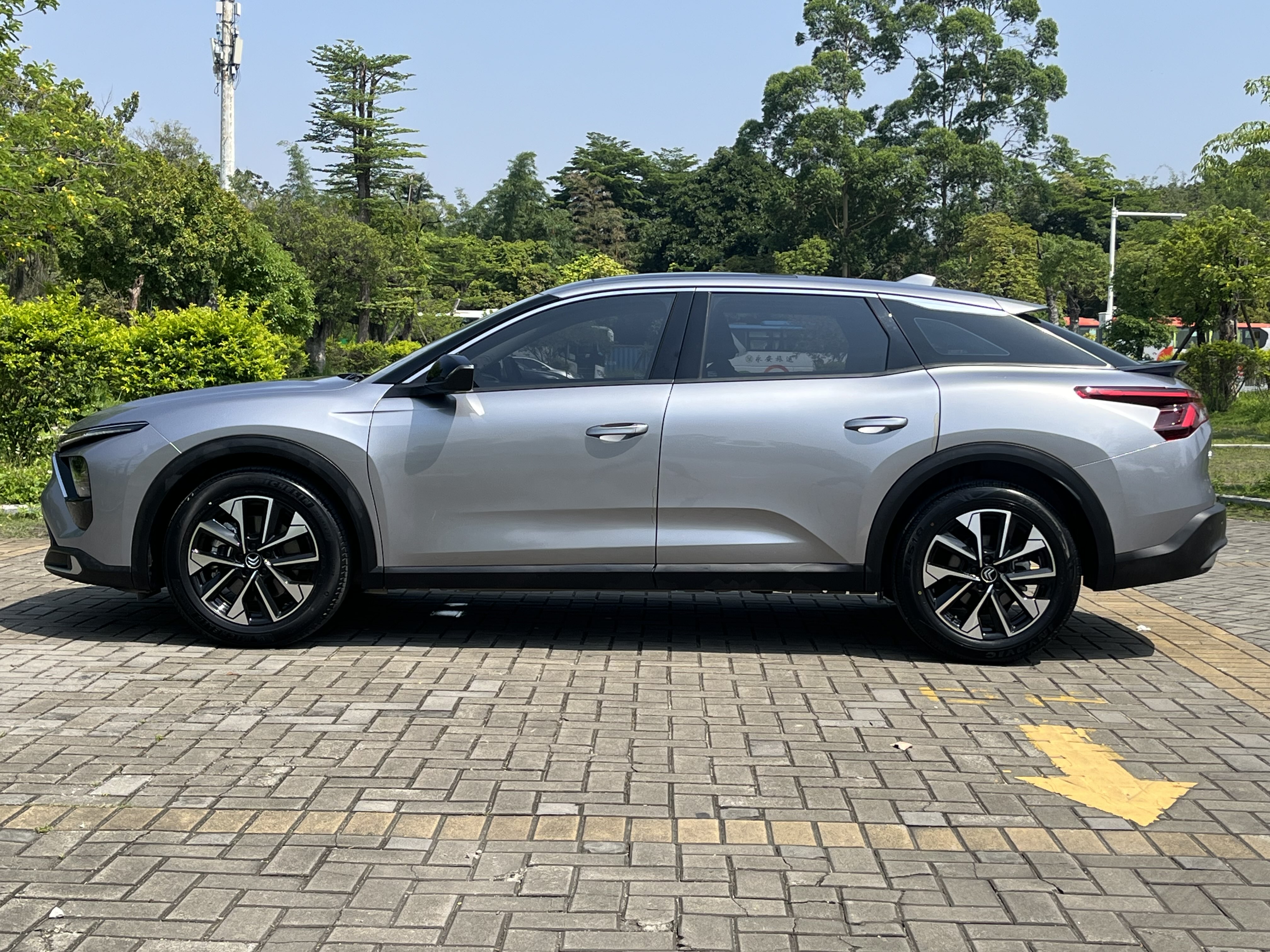 Citroën 2023 Citroën C5 X 1.6T Enjoy Extraordinary Experience