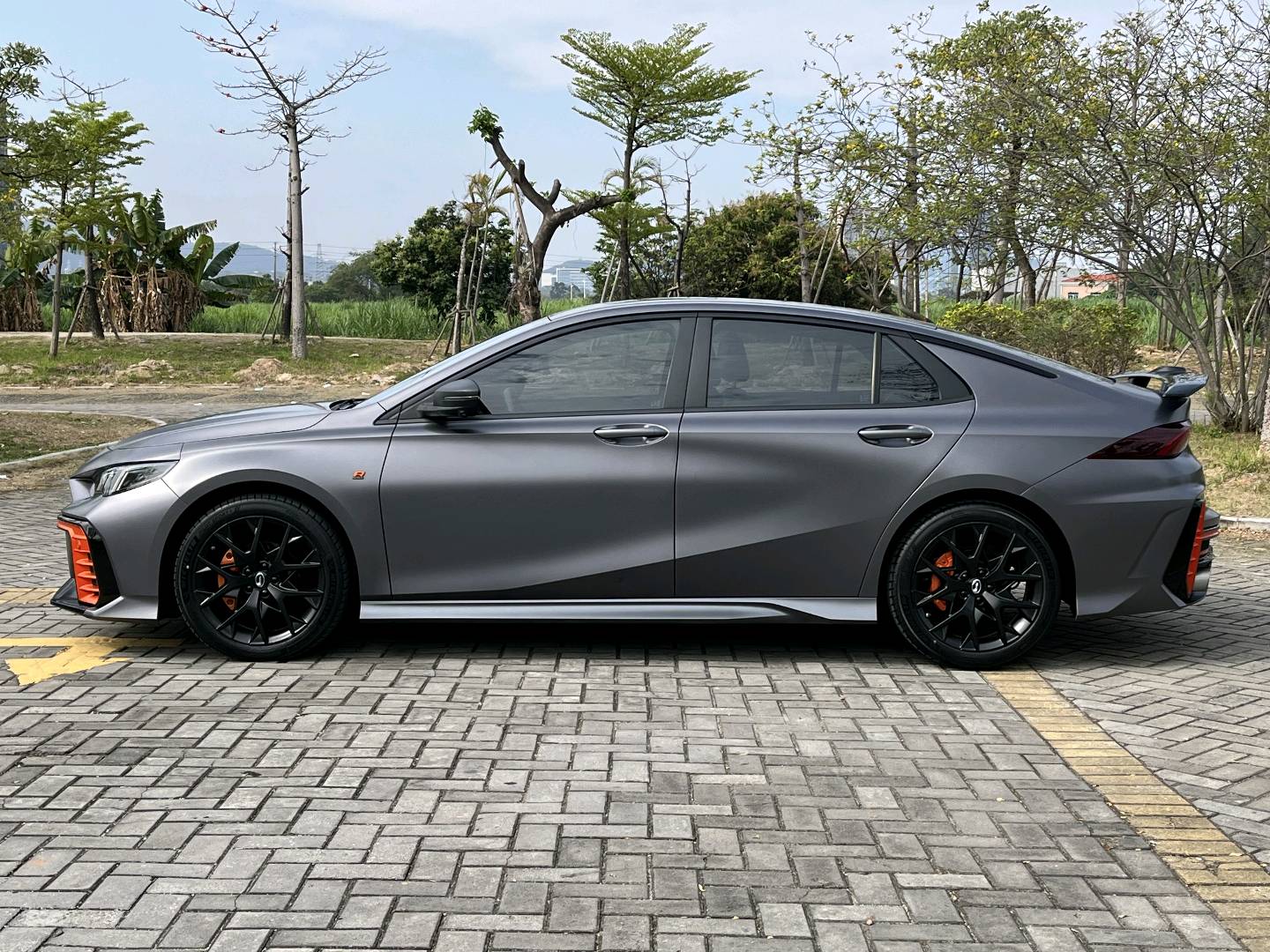 GAC 2022 EMPOW 270T DCT J16 R-style Track Edition