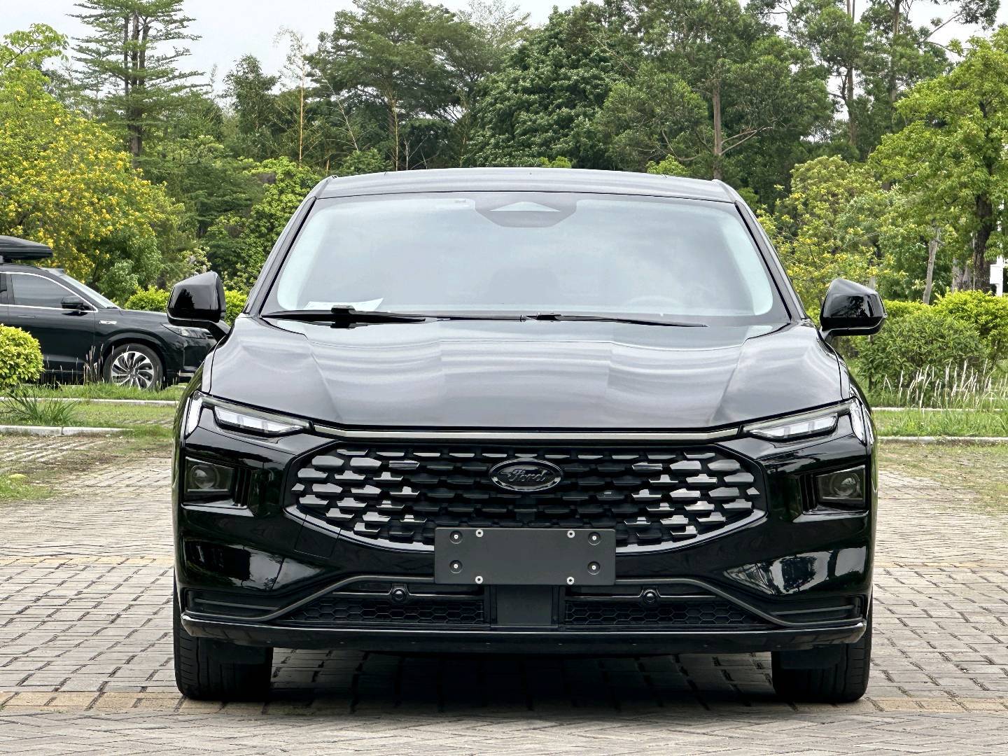 Ford 2025 Mondeo‌ 2.0 PHEV Intelligent Control Flagship National VI