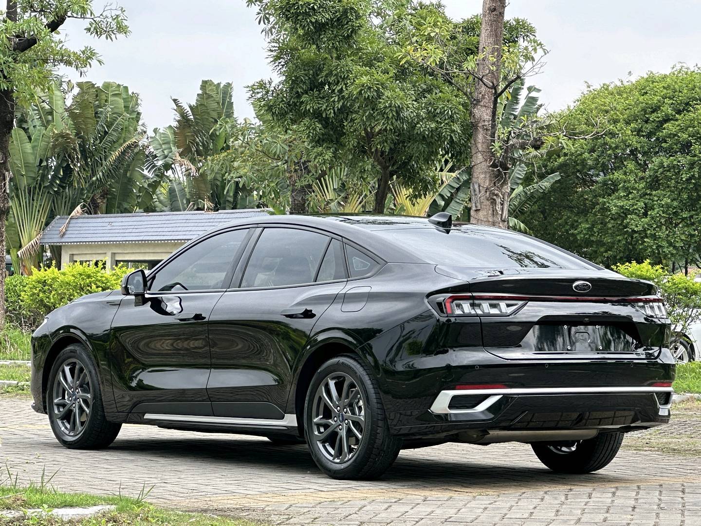 مستعمل Ford 2025 Mondeo‌ 2.0 PHEV Intelligent Control Flagship National VI
