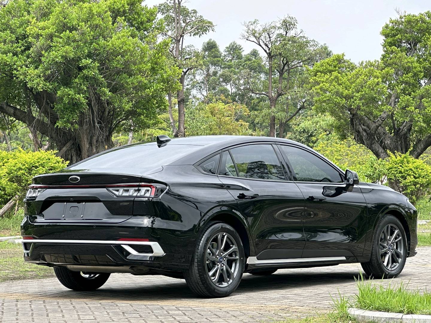 مستعمل Ford 2025 Mondeo‌ 2.0 PHEV Intelligent Control Flagship National VI
