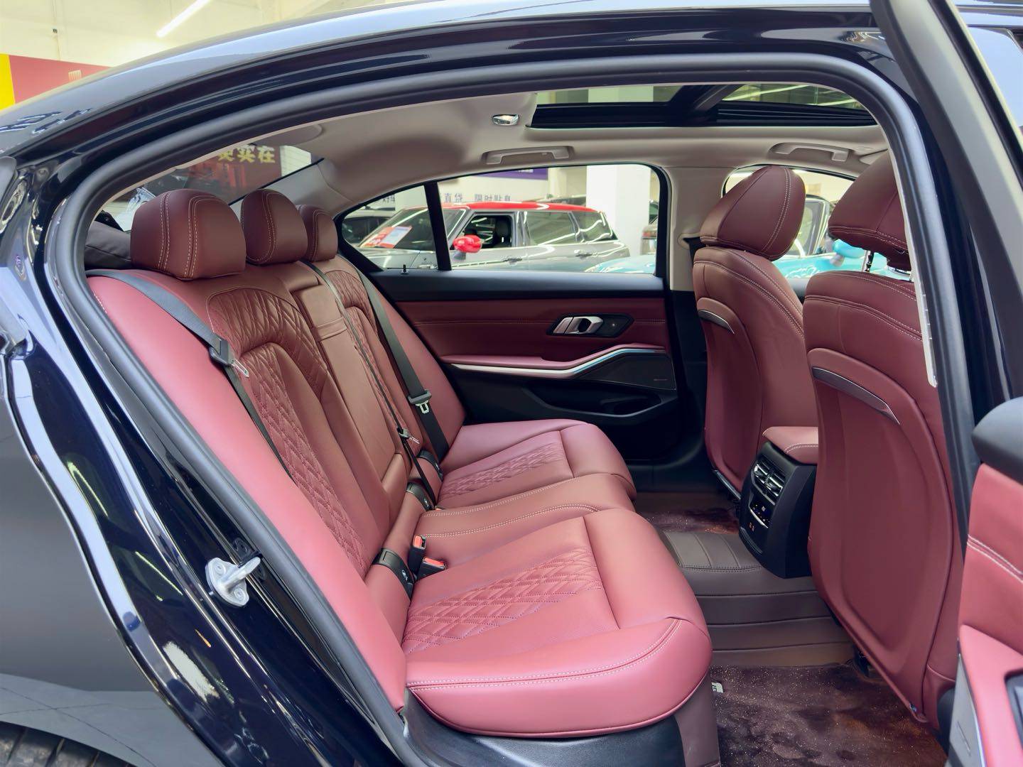 مستعمل BMW 2024 3 Series 325Li M Sports Night Set