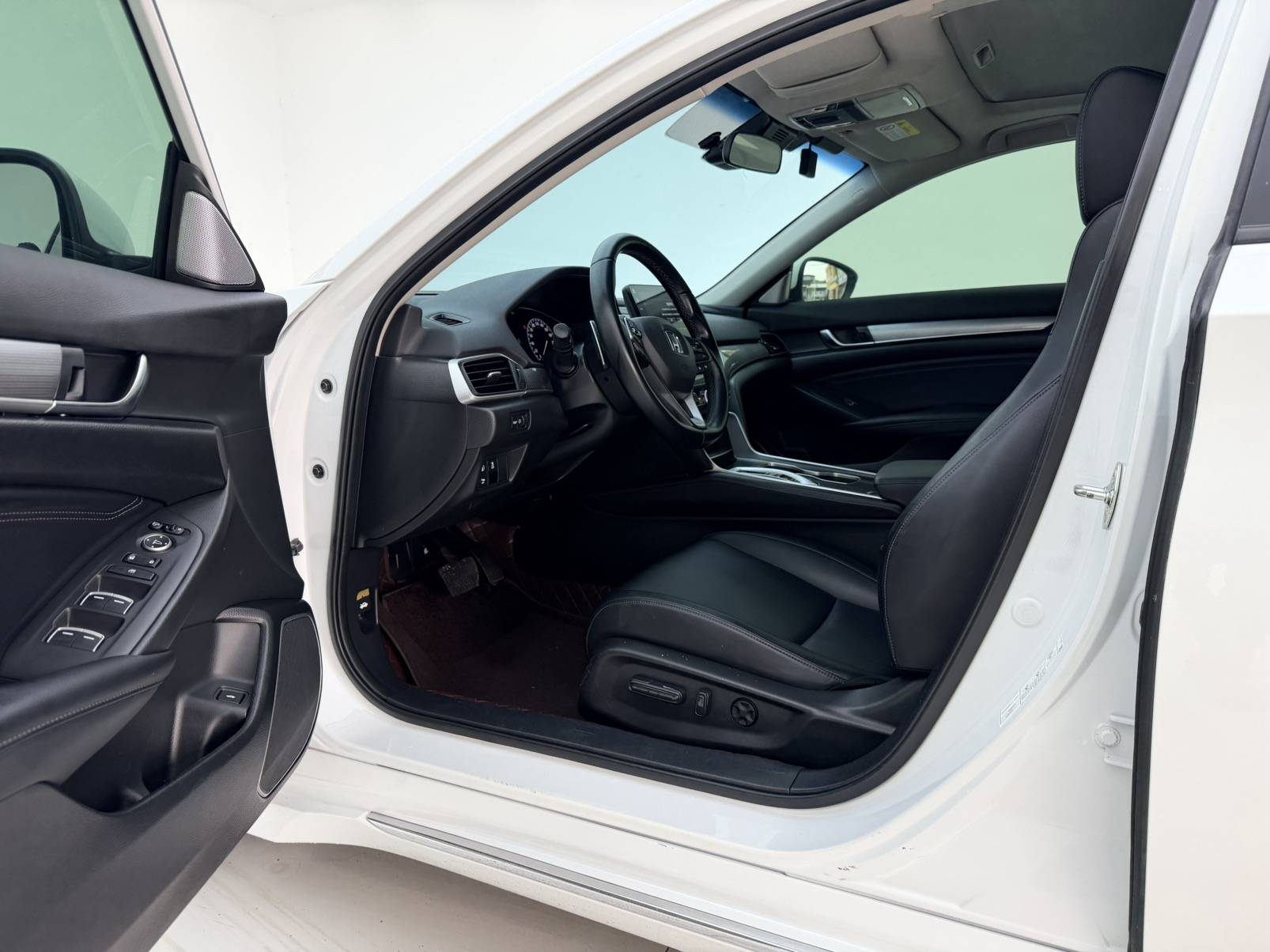 مستعمل HONDA 2022 ACCORD Hybrid 2.0L Sharp Collar Edition