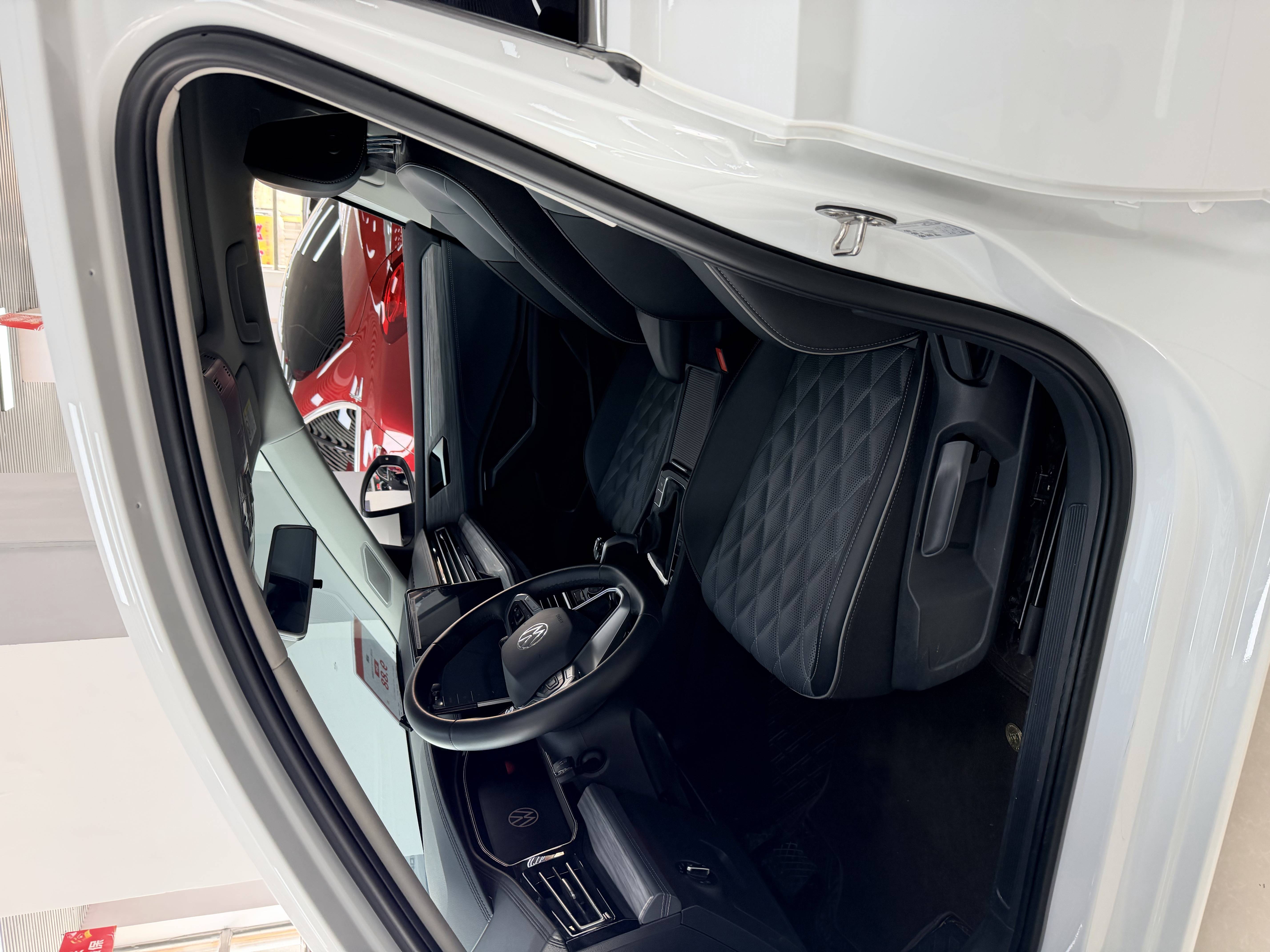 مستعمل Volkswagen 2023 Sagitar 300TSI DSG Beyond Edition