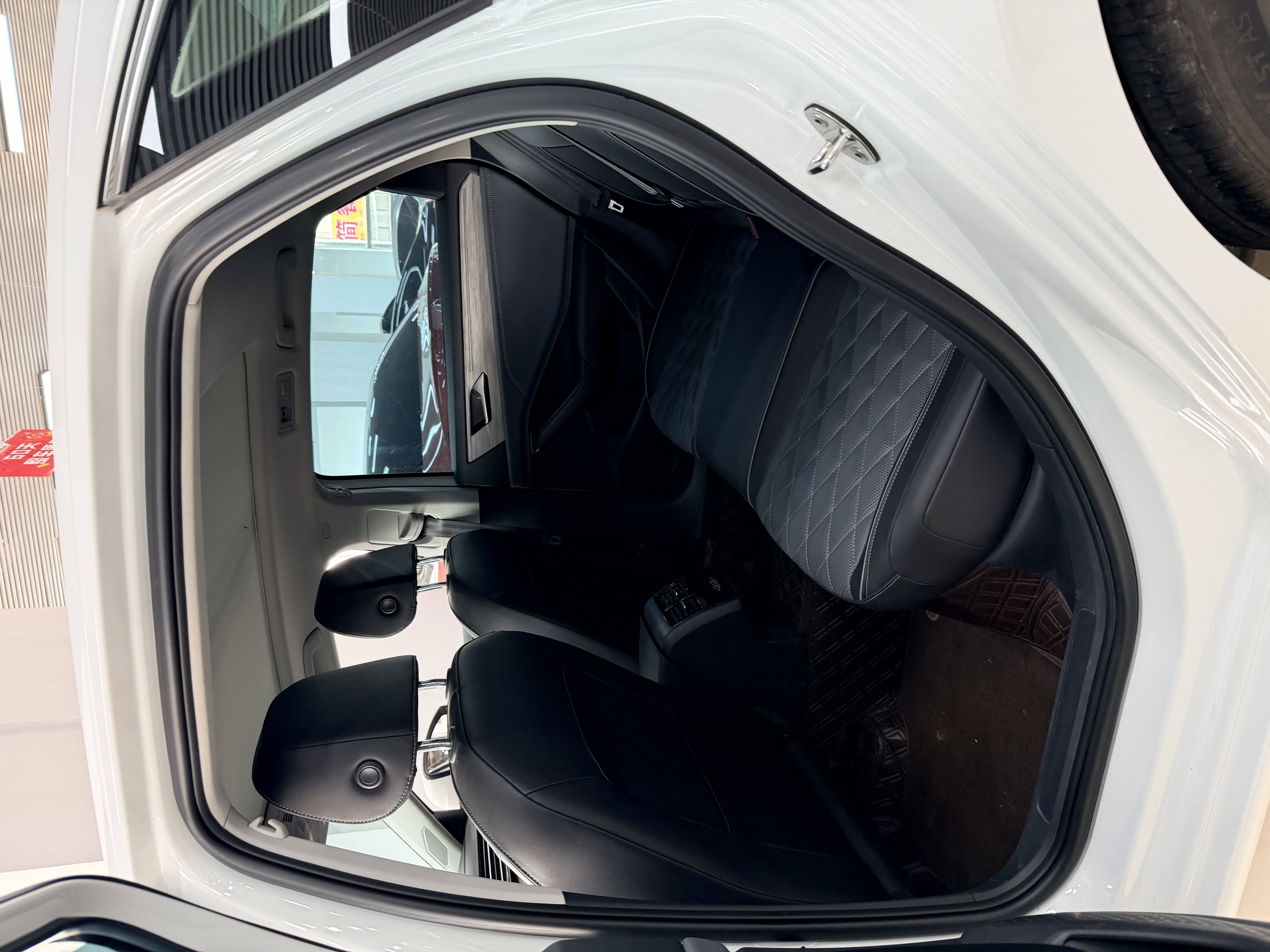 مستعمل Volkswagen 2023 Sagitar 300TSI DSG Beyond Edition