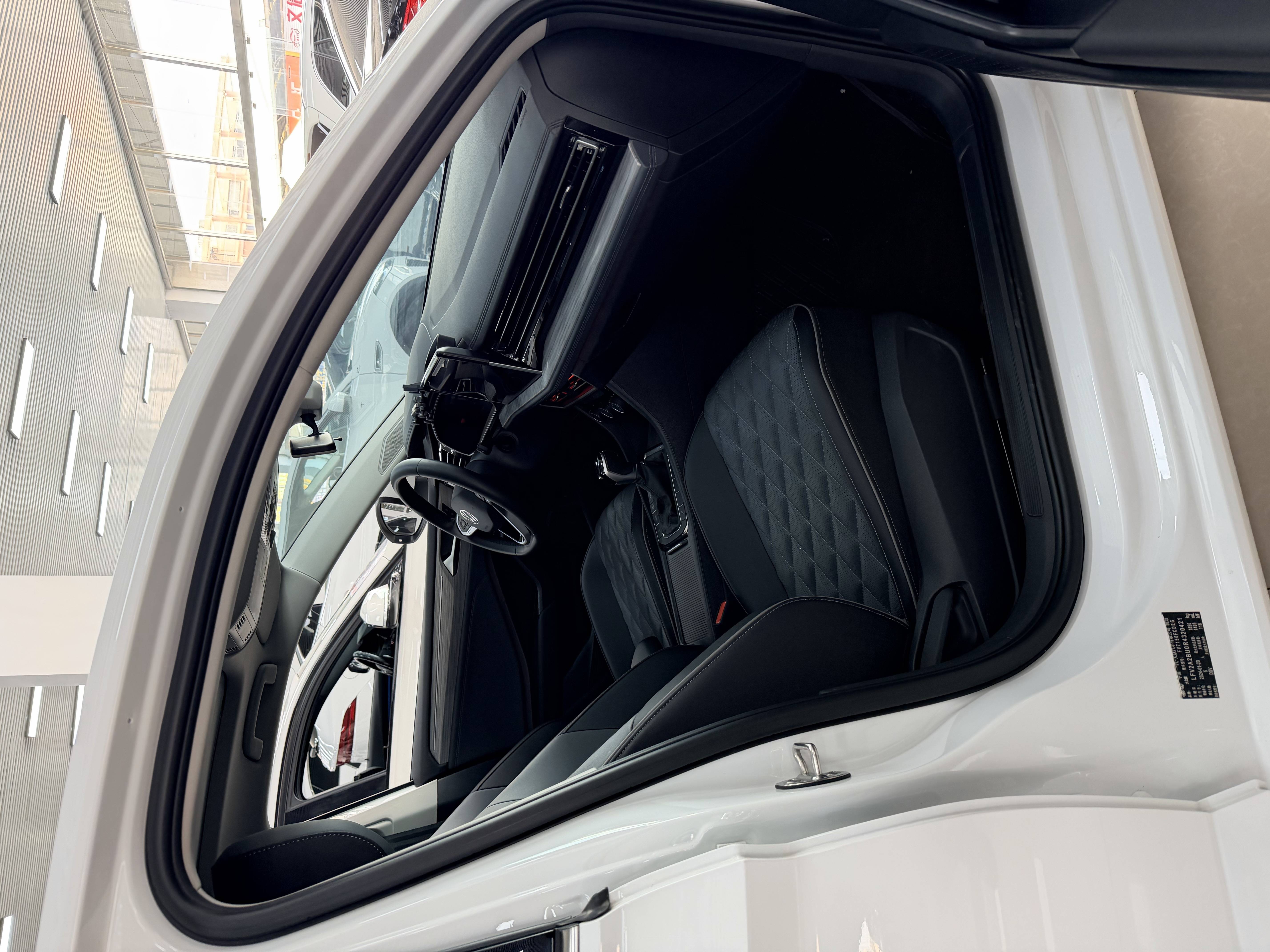 مستعمل Volkswagen 2023 Sagitar 300TSI DSG Beyond Edition