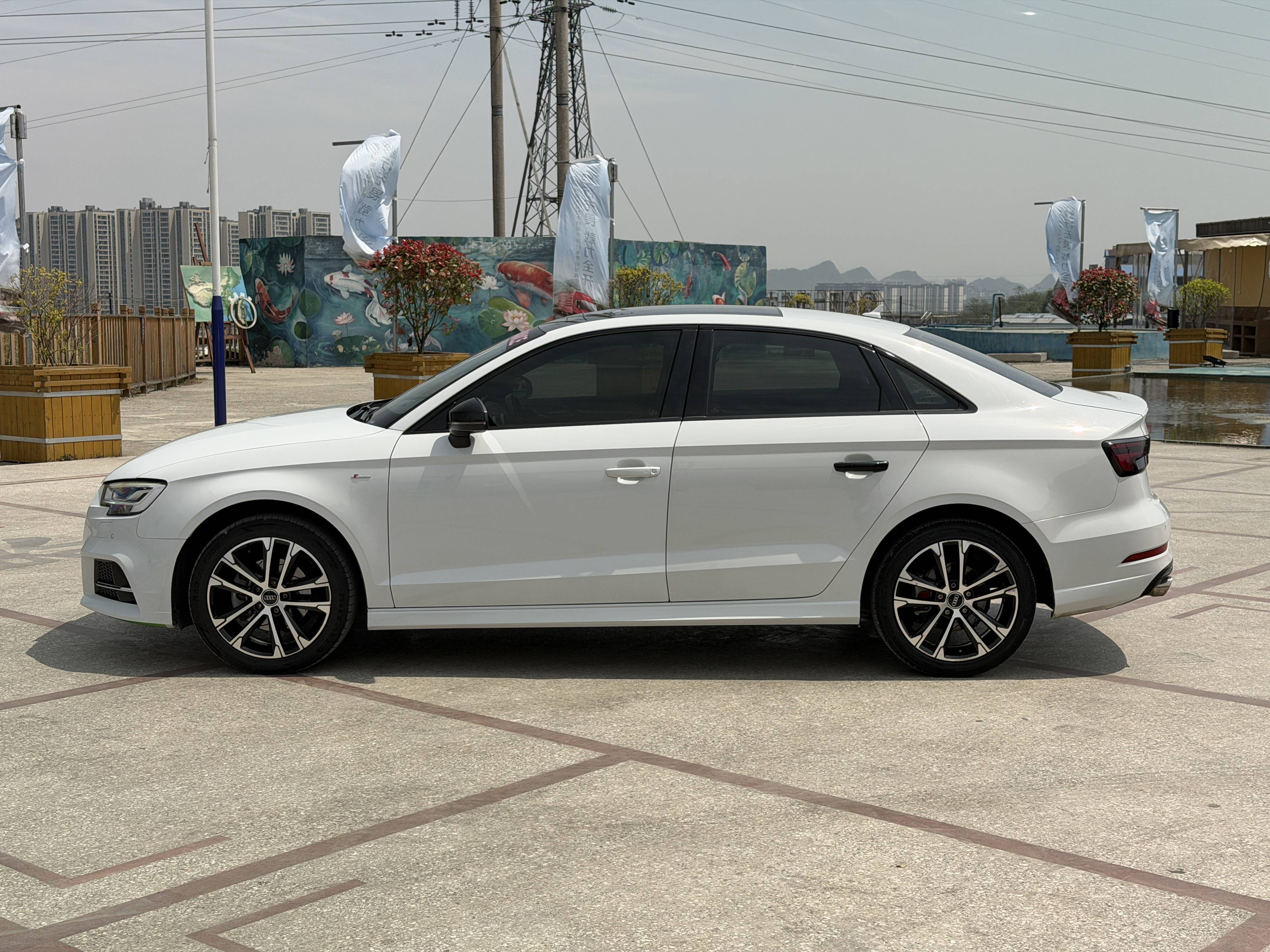Audi 2018 A3 30th Anniversary Sportback 35 TFSI Enterprising Type