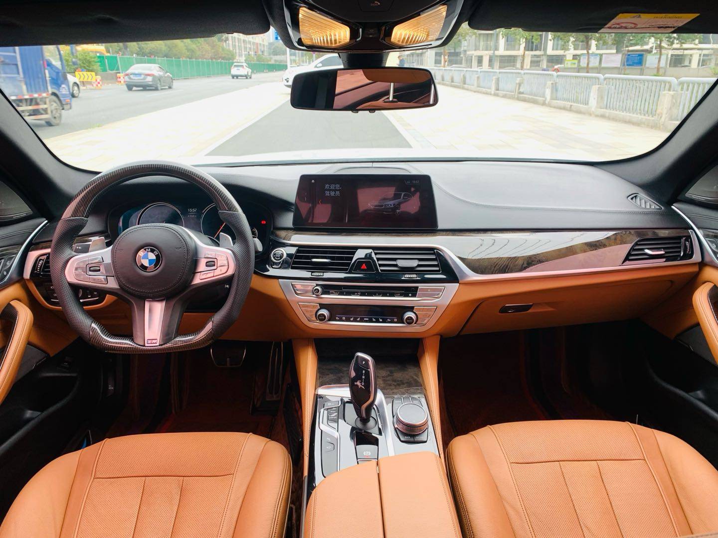 BMW 2018 5 Series 530Li Exclusive M Sport Set
