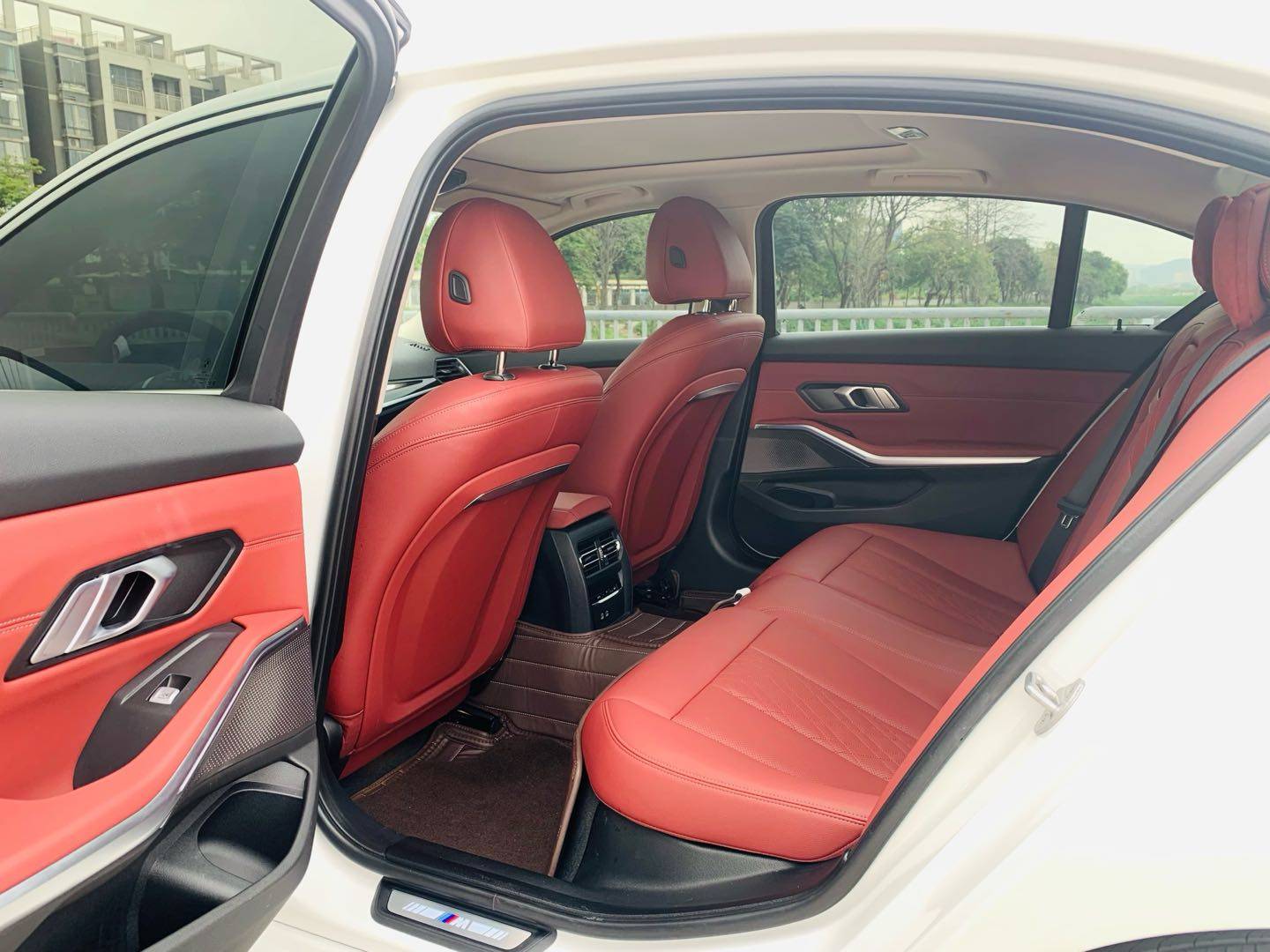 BMW 2024 3 Series 325Li M Sport Package