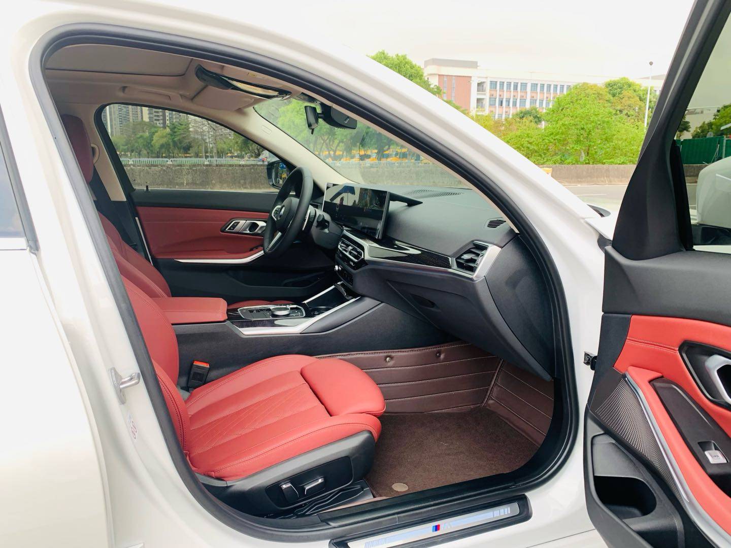 مستعمل BMW 2024 3 Series 325Li M Sport Package
