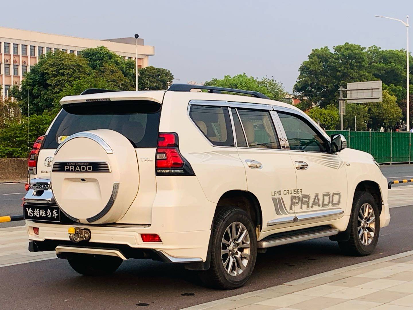 مستعمل Toyota 2018 Prado 3.5L automatic TX-L NAVI rear mounted spare tire