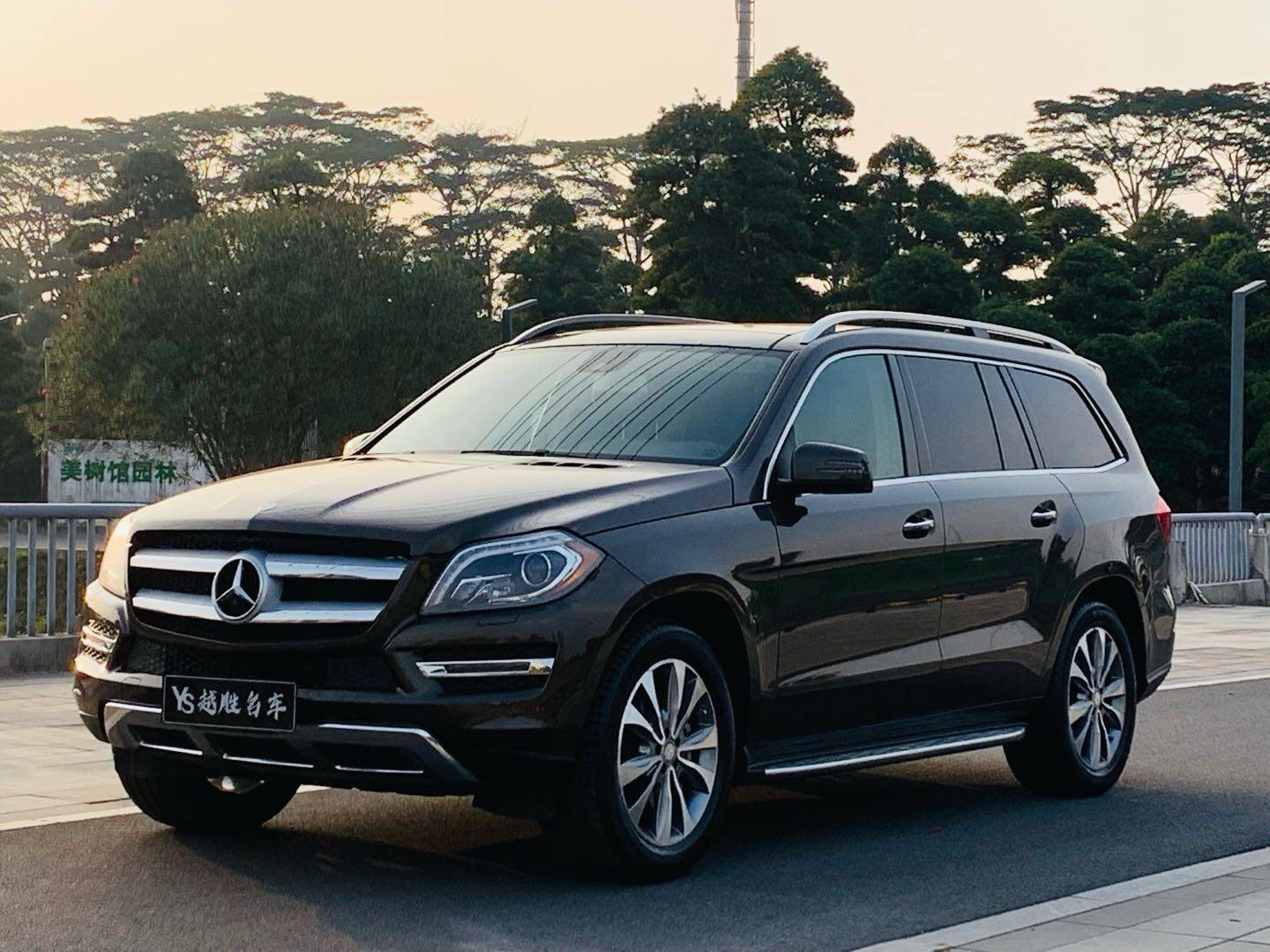 Benz 2016 GL Class GL450 4MATIC US Standard Edition سيارة مستعملة