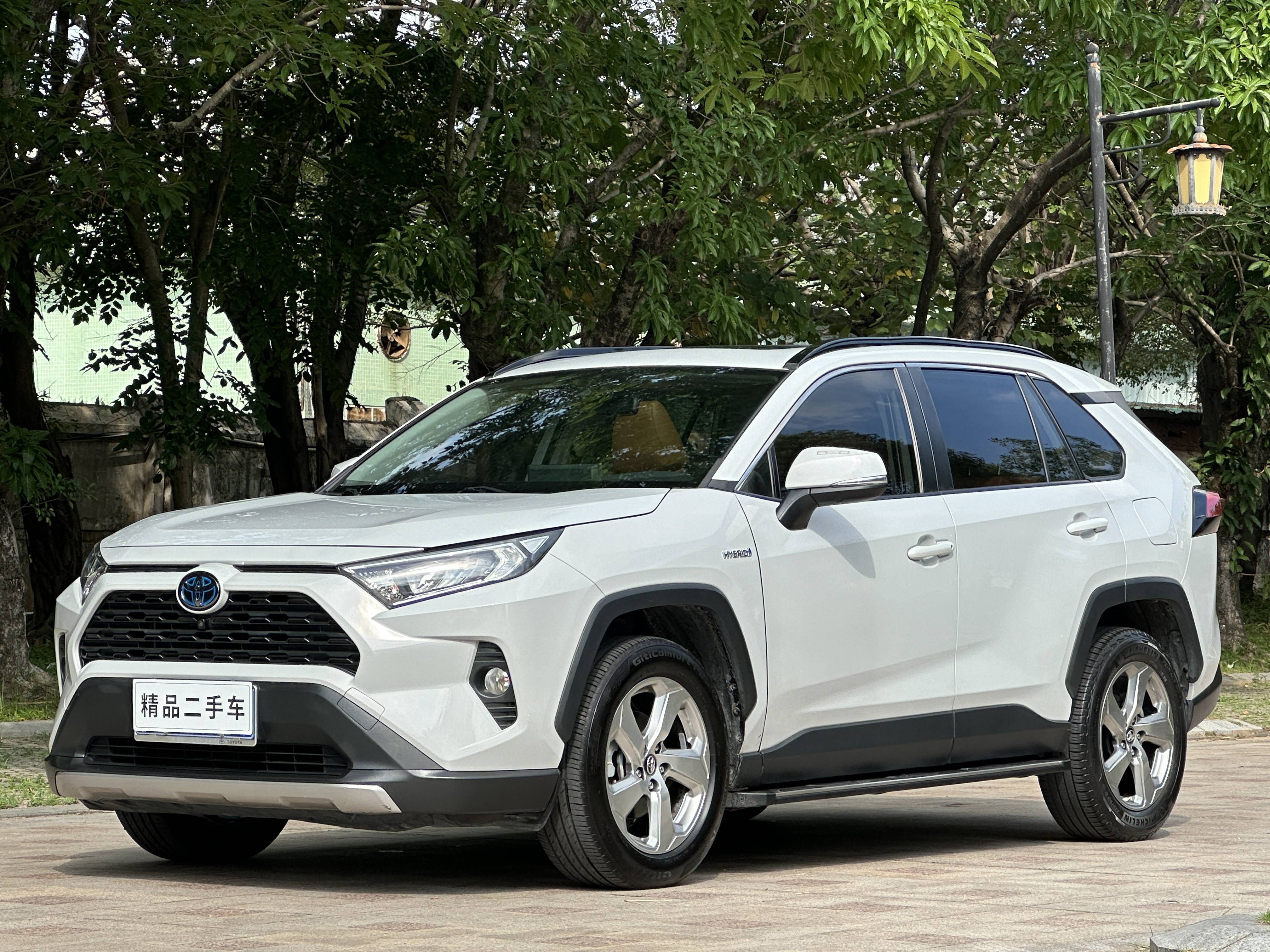 Toyota 2021 RAV4 Dual engine 2.5L E-CVT two wheel drive elite version سيارة مستعملة