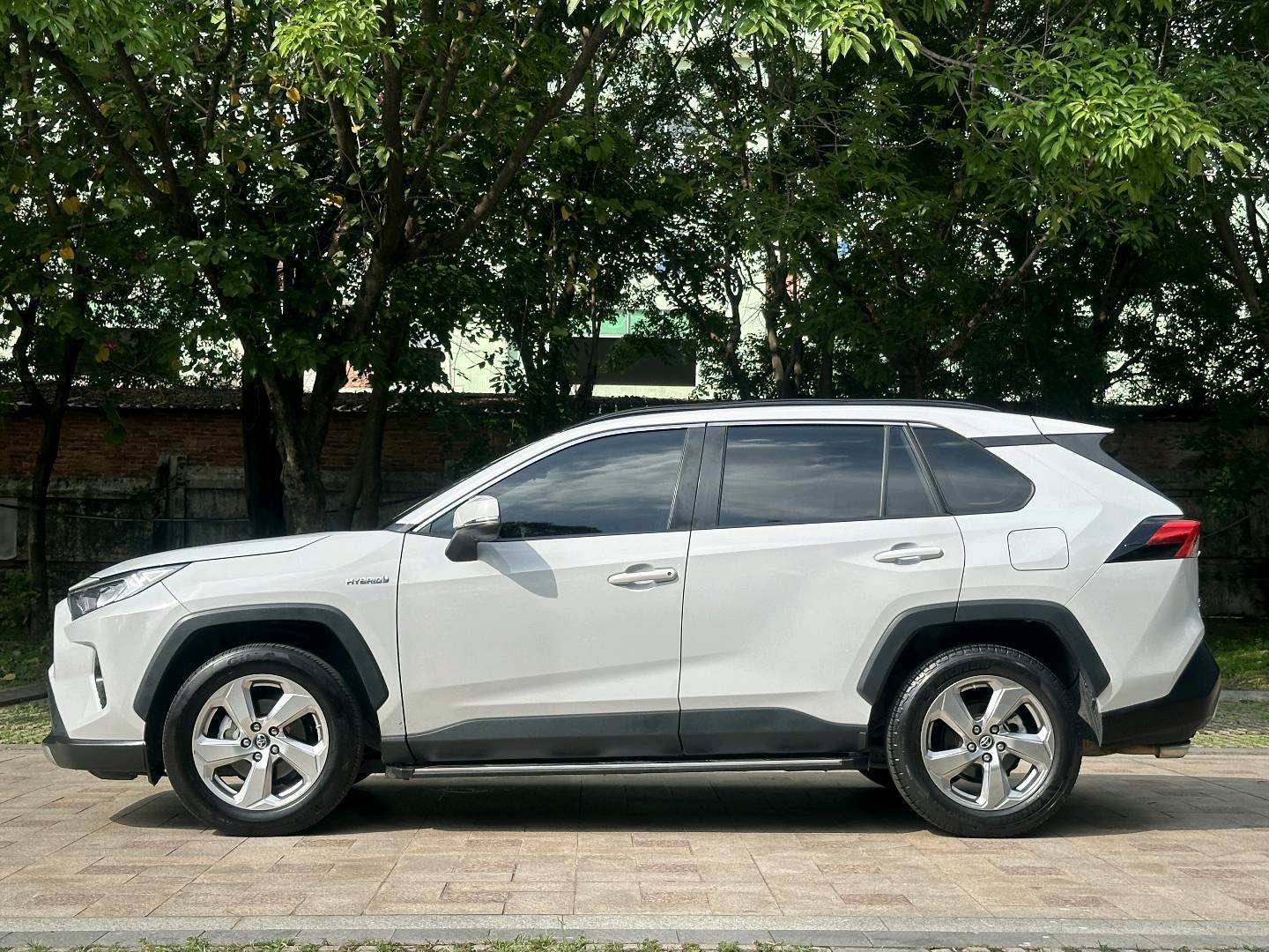 مستعمل Toyota 2021 RAV4 Dual engine 2.5L E-CVT two wheel drive elite version