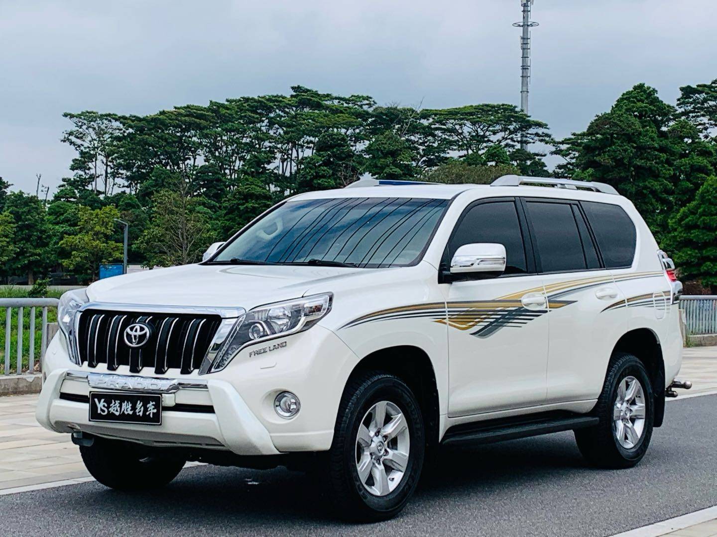 Toyota Prado 2015 2015 Prado (parallel import) 2.7L Saudi version parallel import سيارة مستعملة