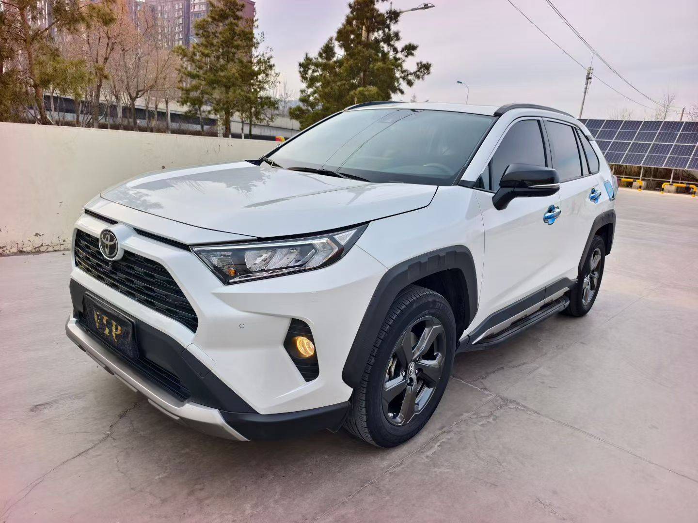 Toyota RAV4 2022 2.0L CVT four-wheel drive Fashion Plus Edition سيارة مستعملة