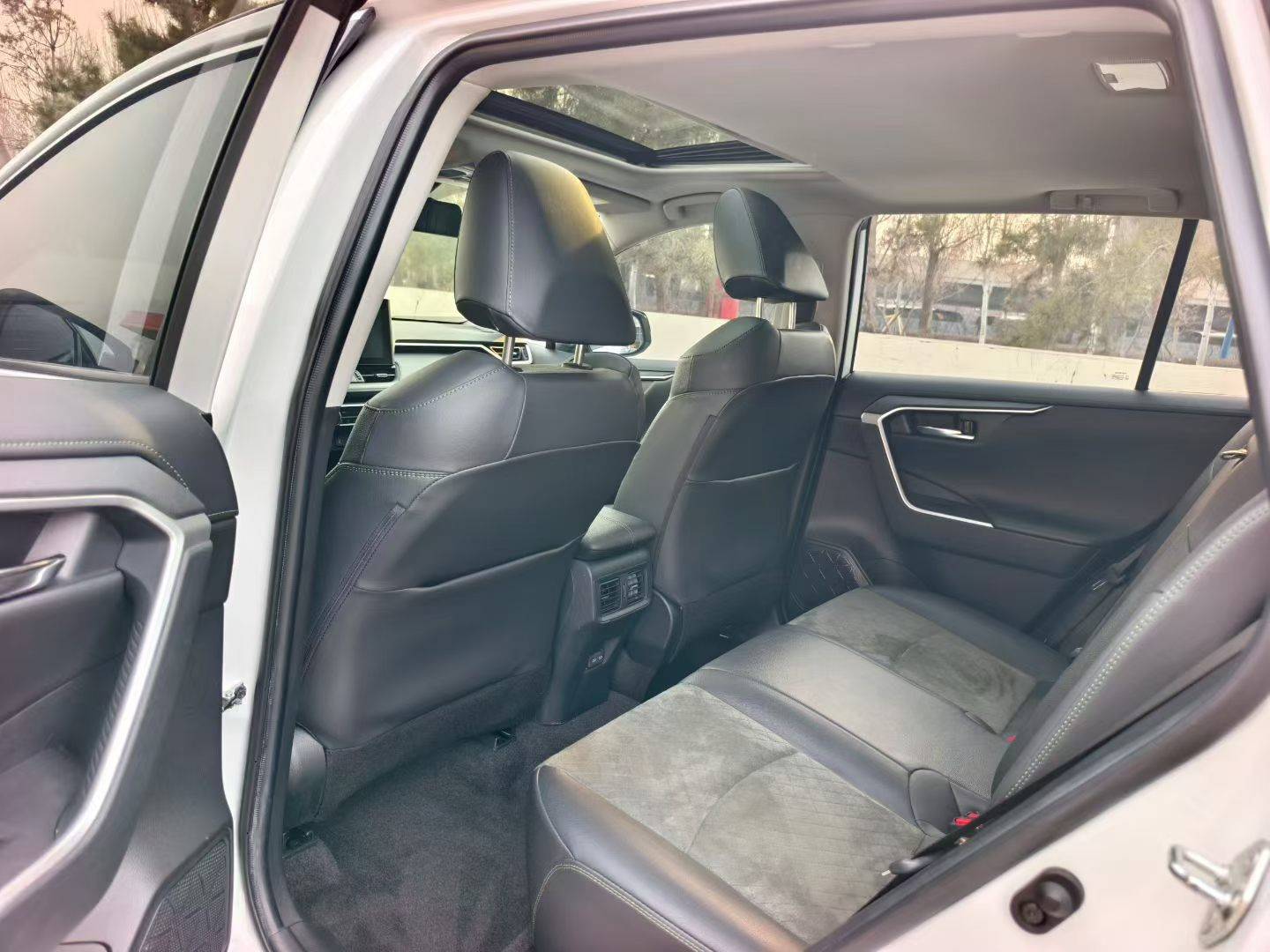 مستعمل Toyota RAV4 2022 2.0L CVT four-wheel drive Fashion Plus Edition