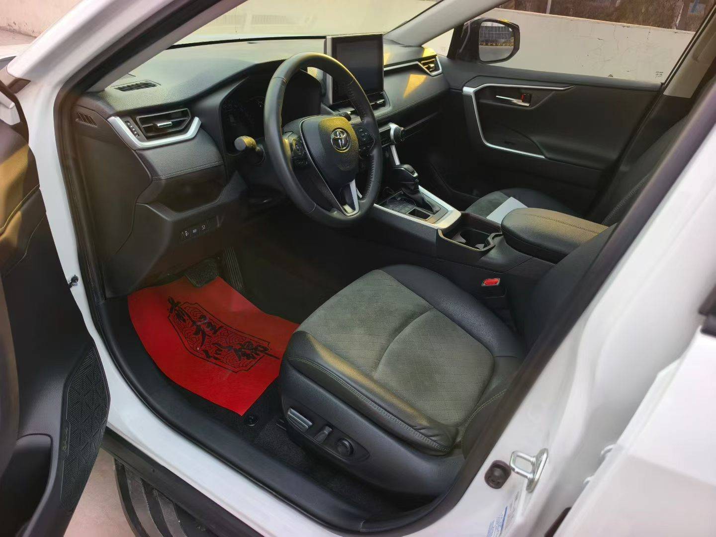 مستعمل Toyota RAV4 2022 2.0L CVT four-wheel drive Fashion Plus Edition