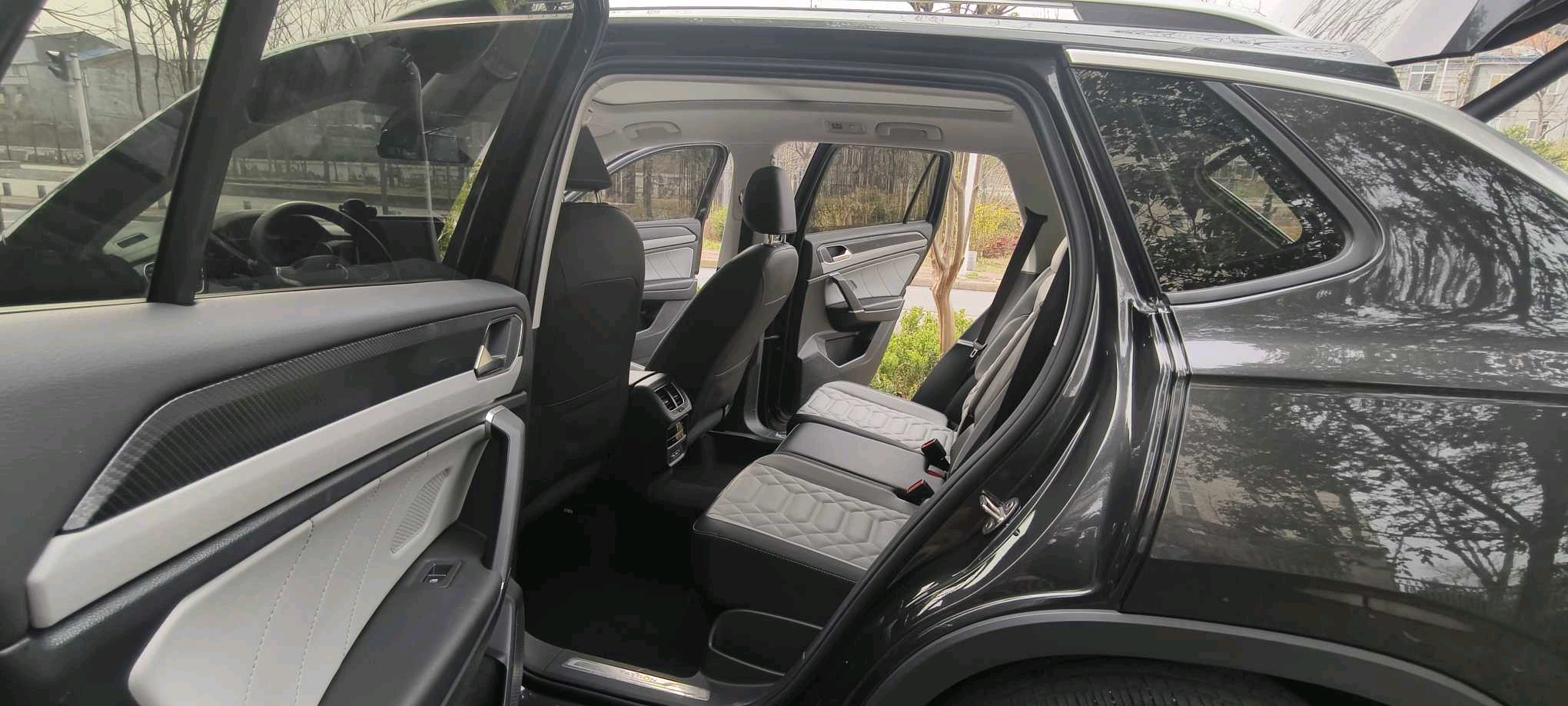 Volkswagen TAYRON 2024 330TSI 2WD Luxury Plus National VI