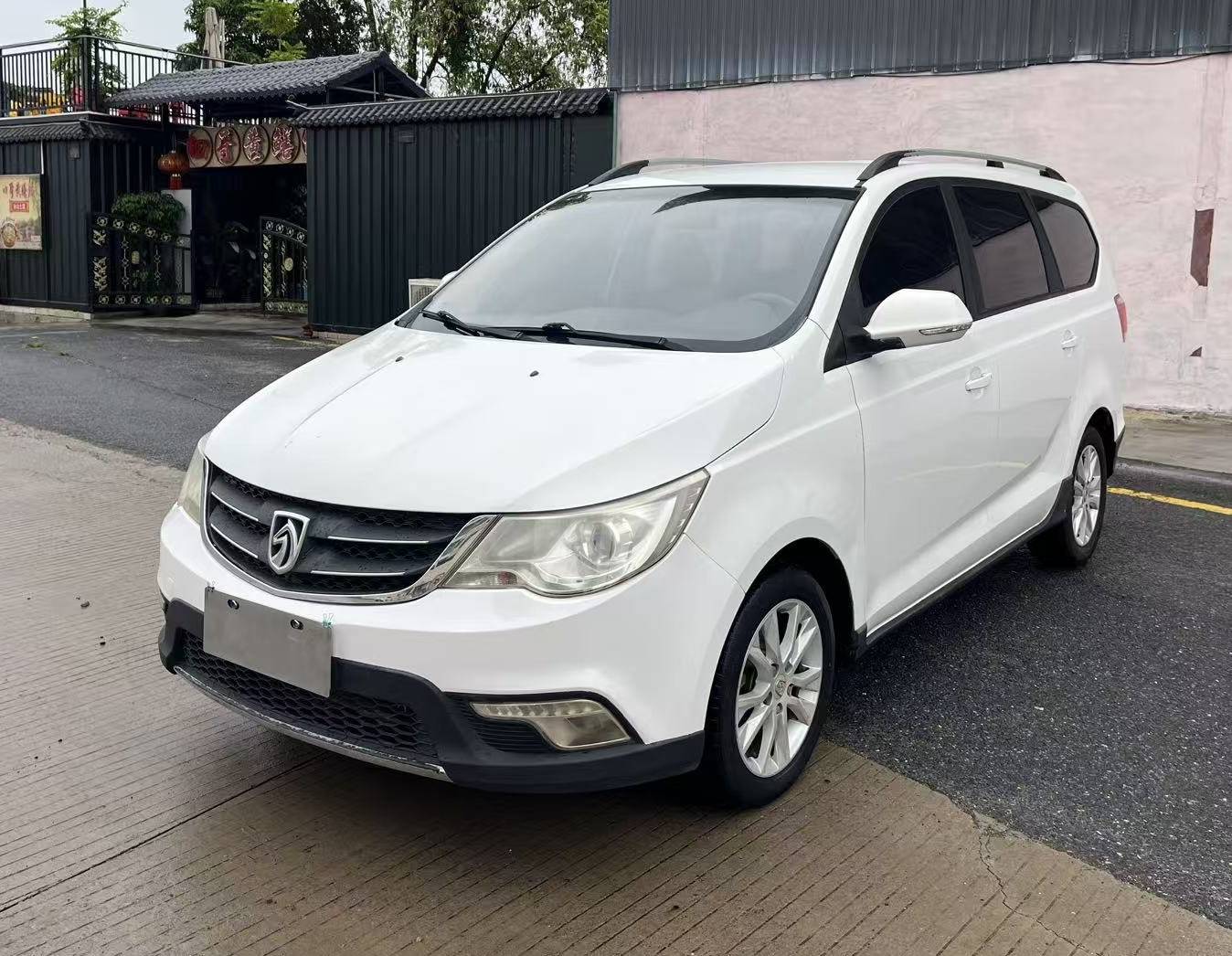 BAOJUN 730 2014 1.5L Manual Standard 7-seater