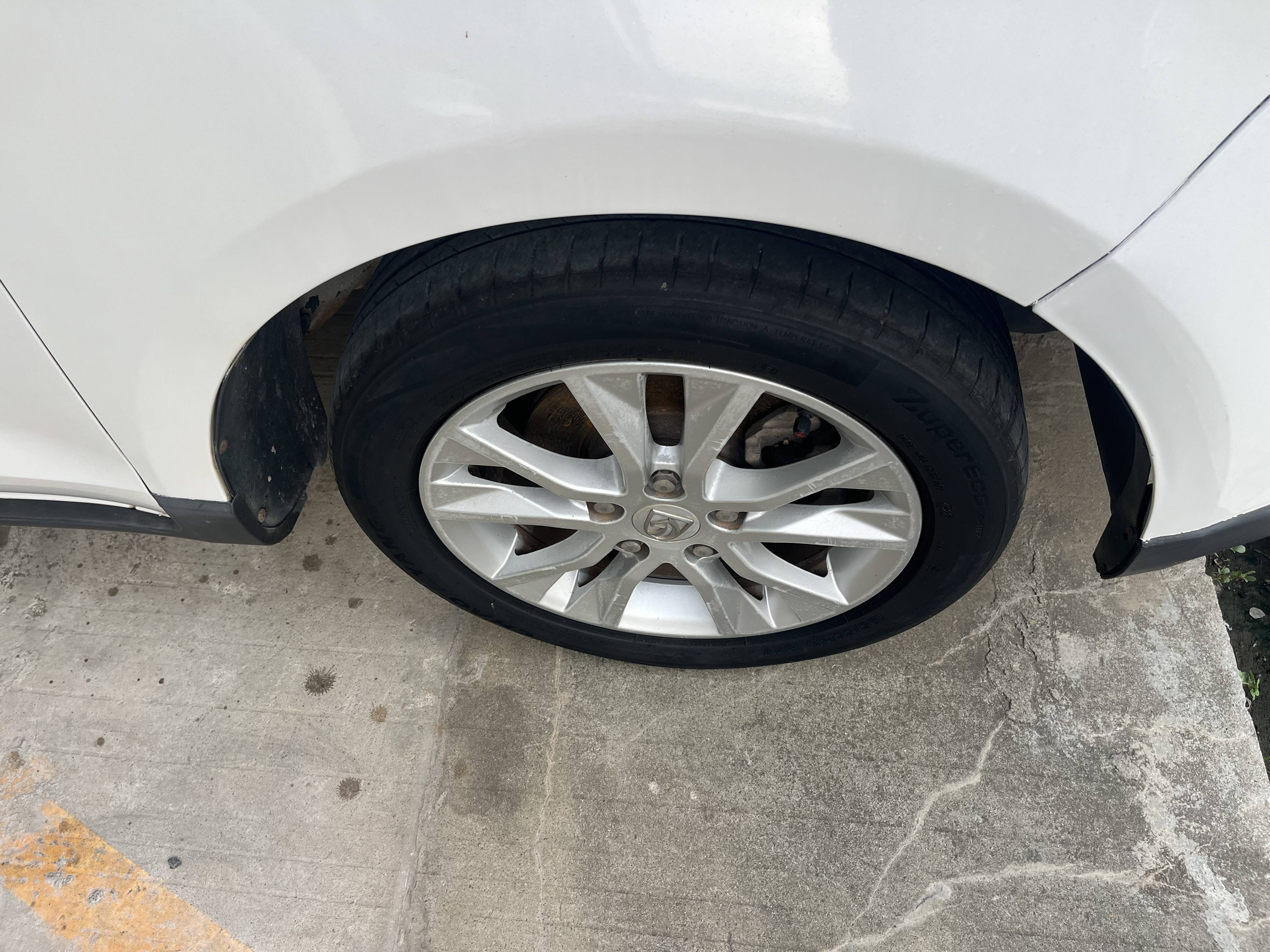 BAOJUN 730 2014 1.5L Manual Standard 7-seater