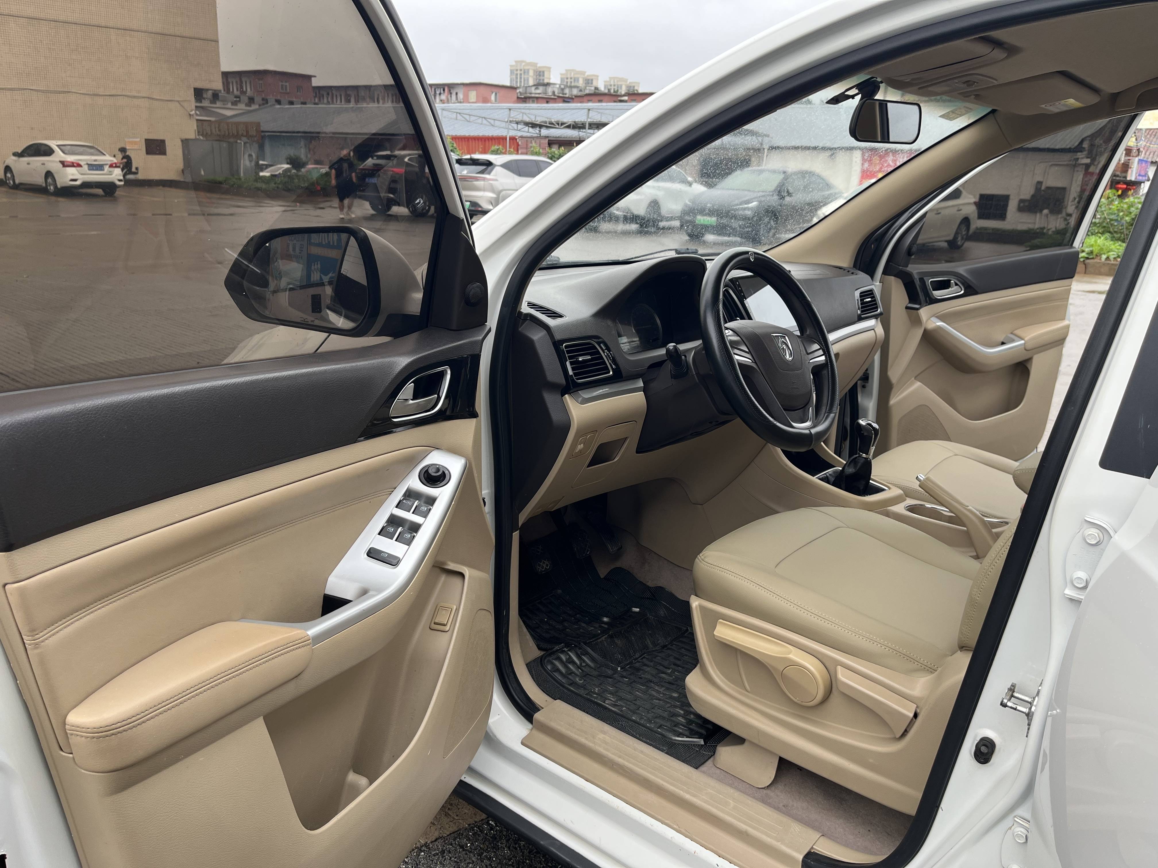 二手BAOJUN 730 2014 1.5L Manual Standard 7-seater