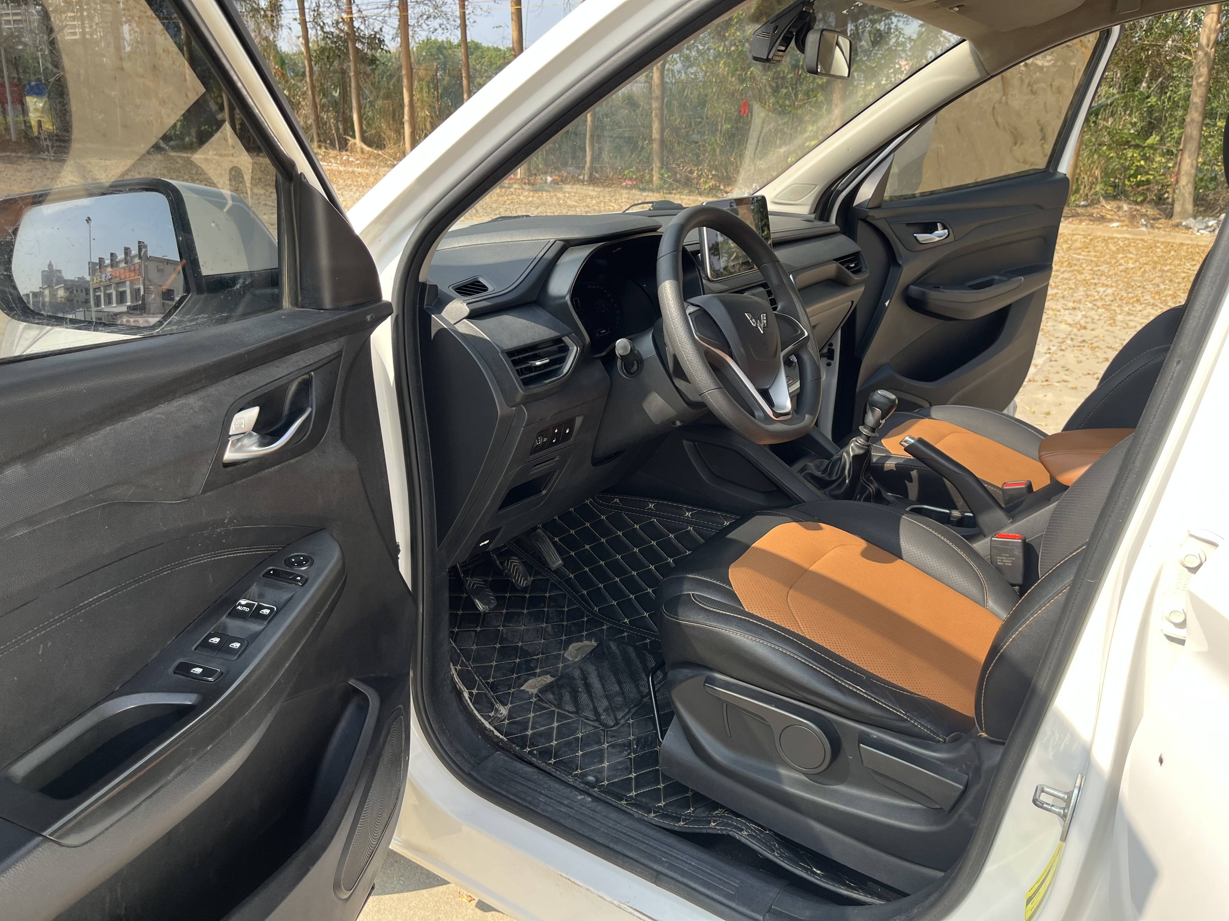 Подержанный Wuling Hongguang S3 2019 1.5T Manual Comfort Type National V