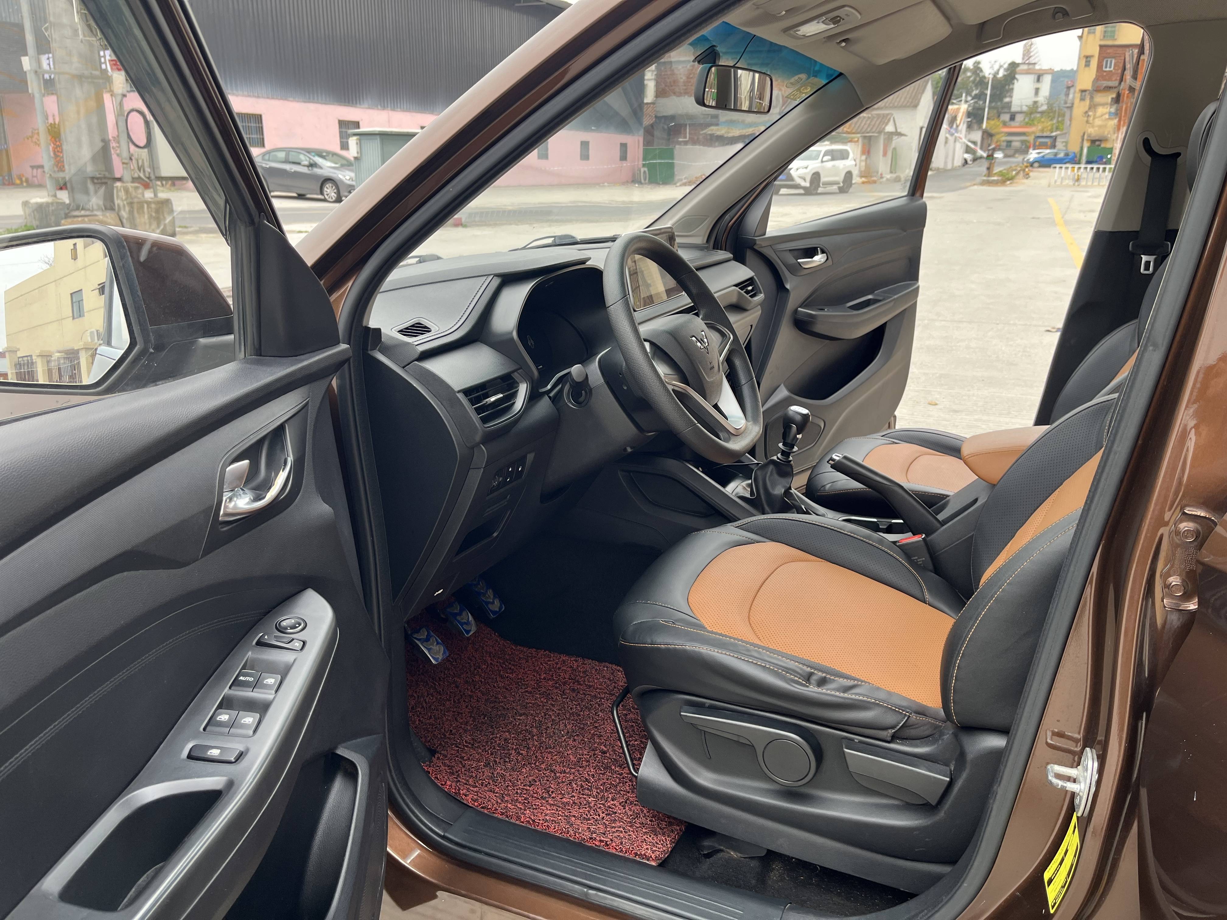 Подержанный Wuling Hongguang S3 2018 1.5T Manual Comfort Type National V
