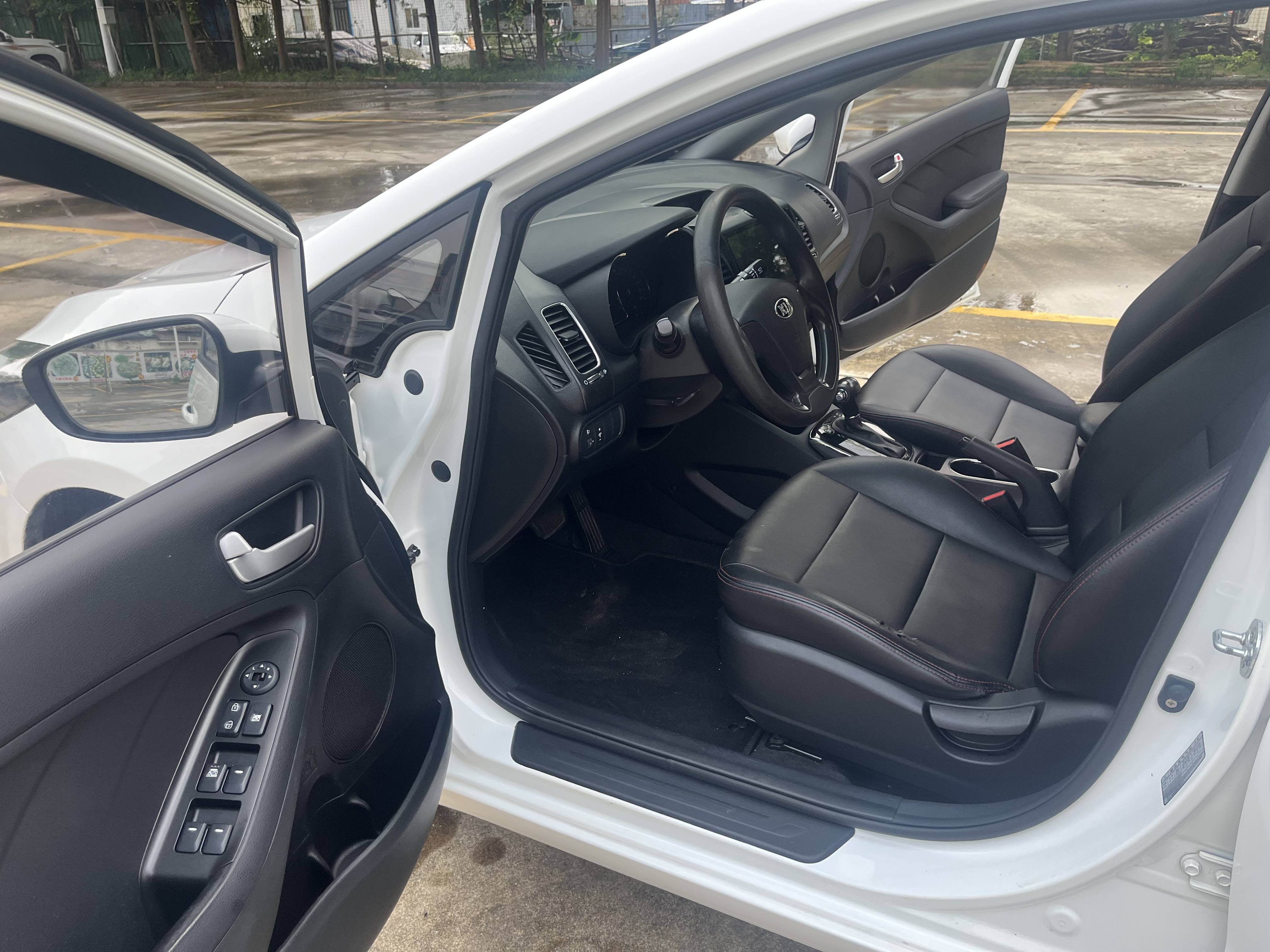 Подержанный KIA K3 2016 1.6L automatic GL