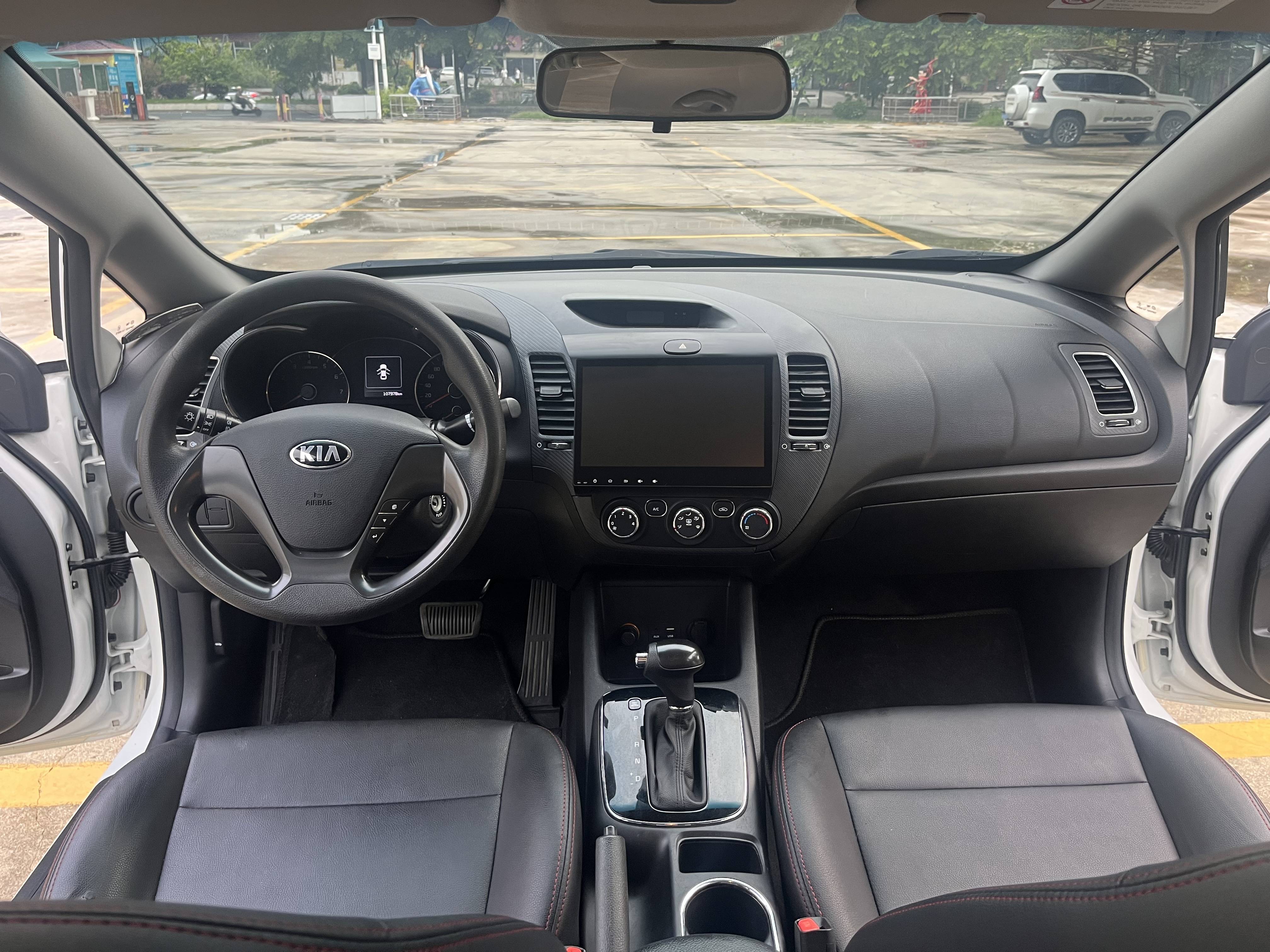 Подержанный KIA K3 2016 1.6L automatic GL
