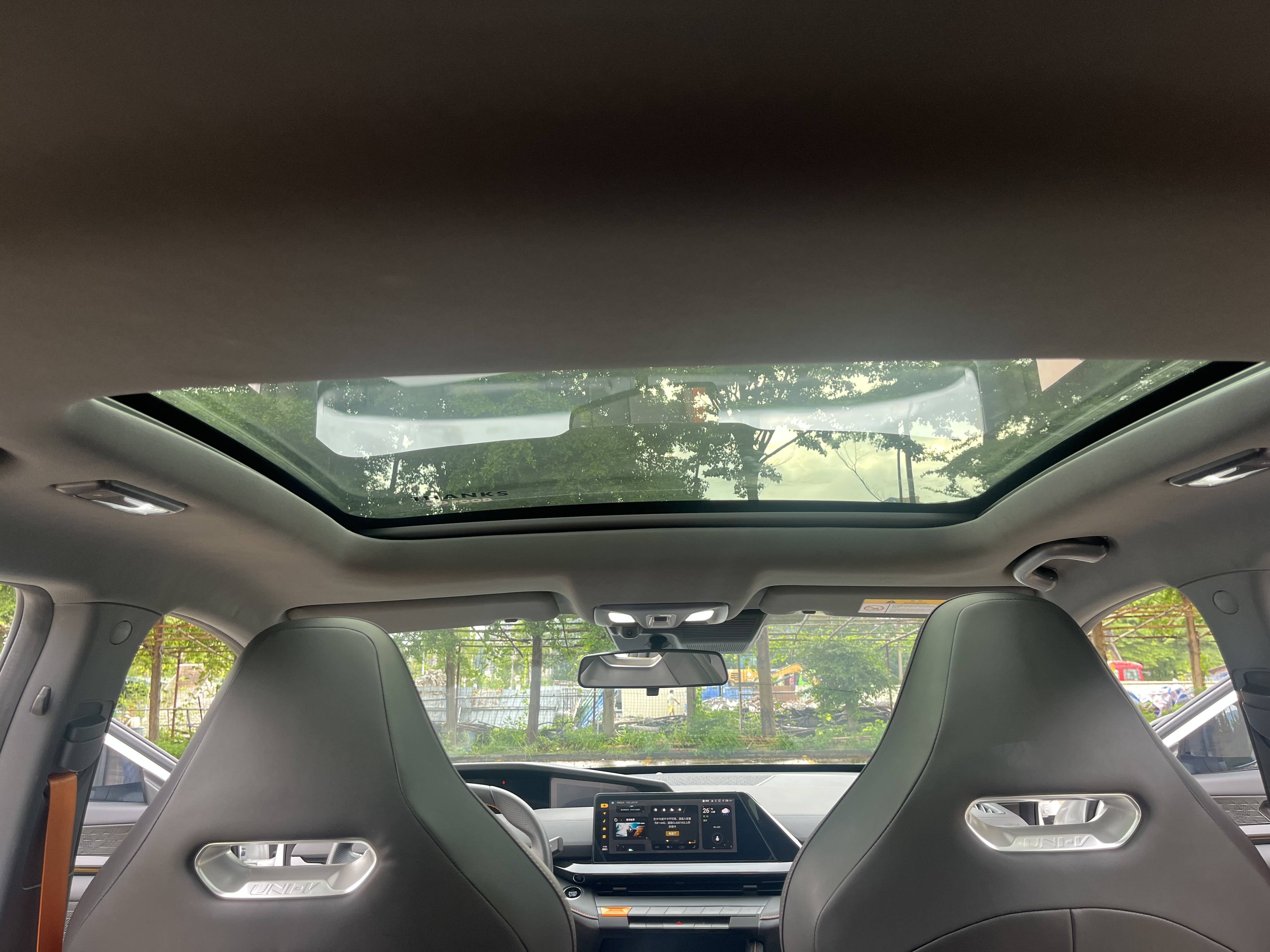Подержанный Changan UNI-V 2023 1.5T Prestige Model