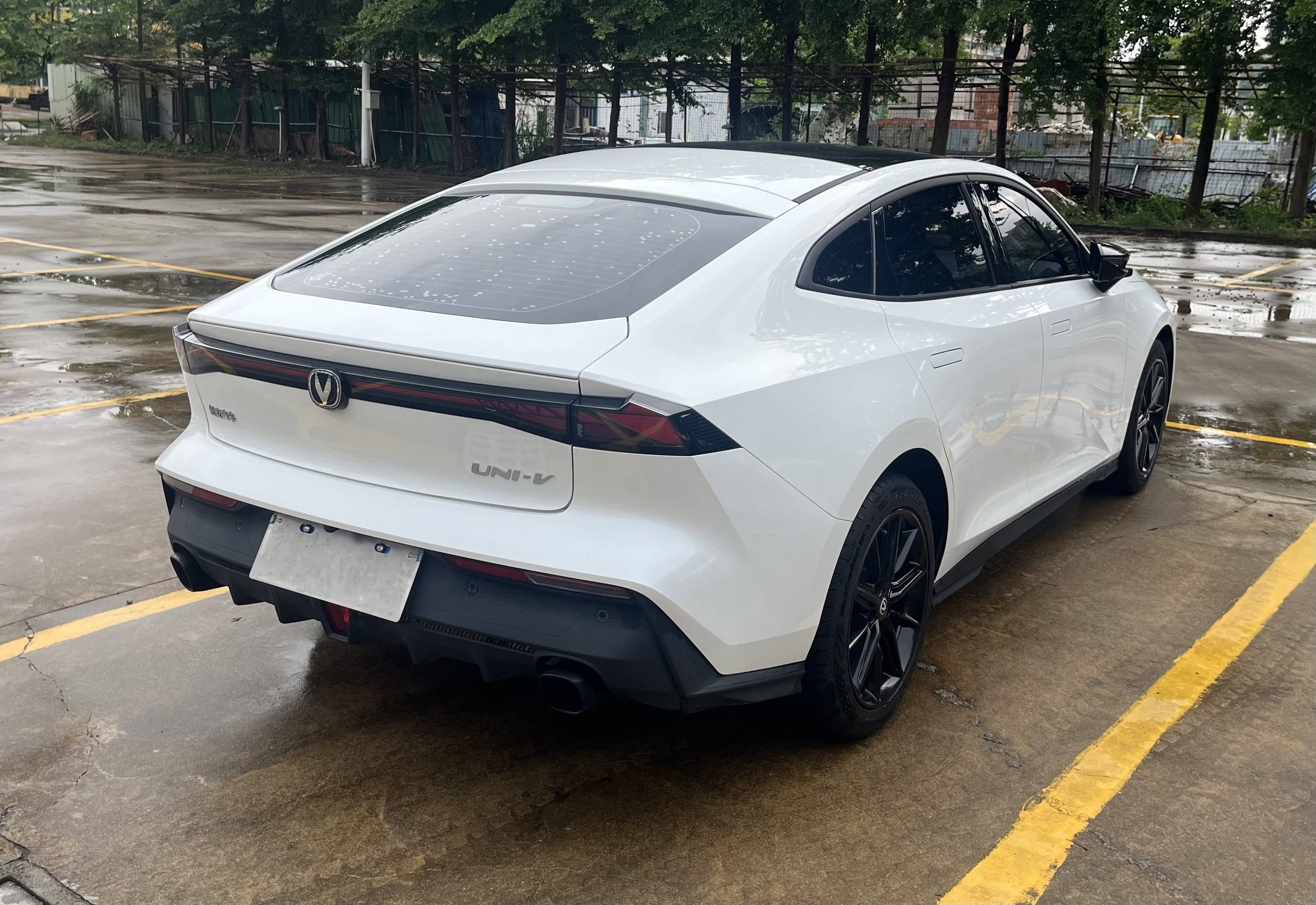 Подержанный Changan UNI-V 2023 1.5T Prestige Model