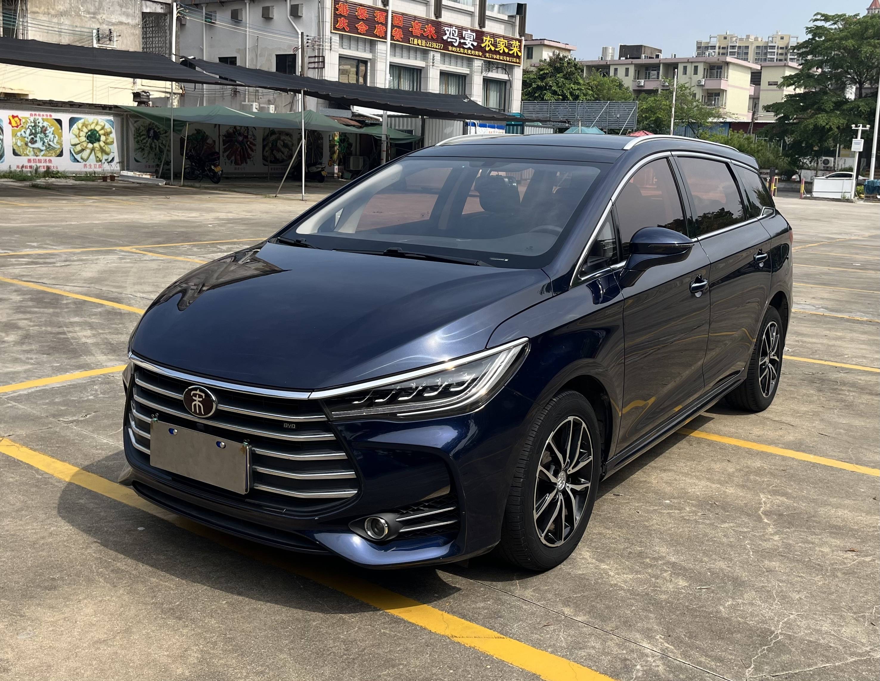 Подержанный BYD SONG MAX 2018 DM 1.5T Zhilian Zhiyao 7-seater National V